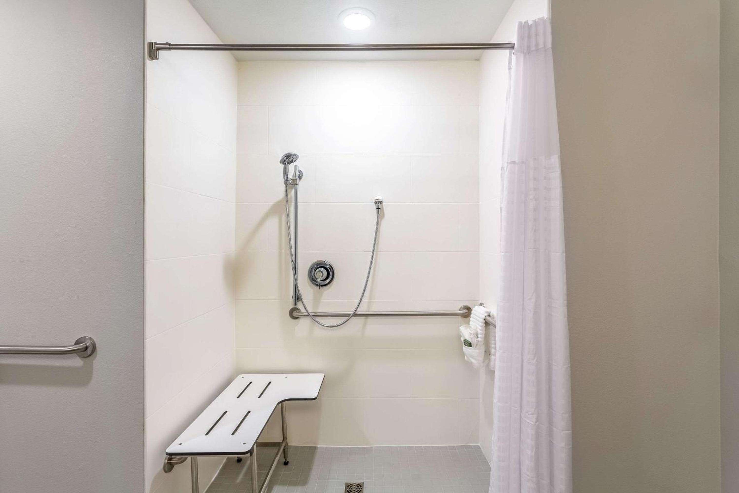 King Room - Accessible/Non-Smoking