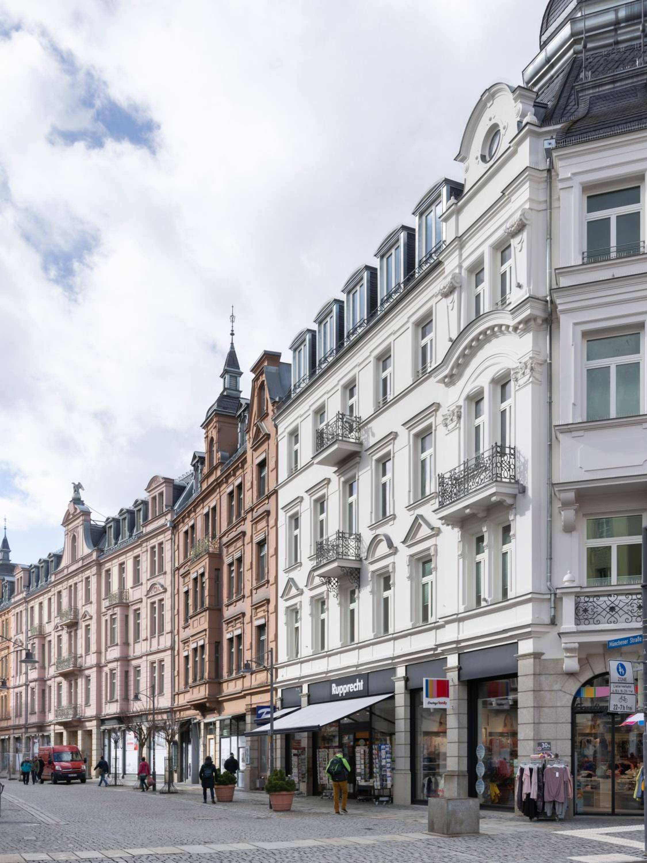 Suite XL with Sofa Bed