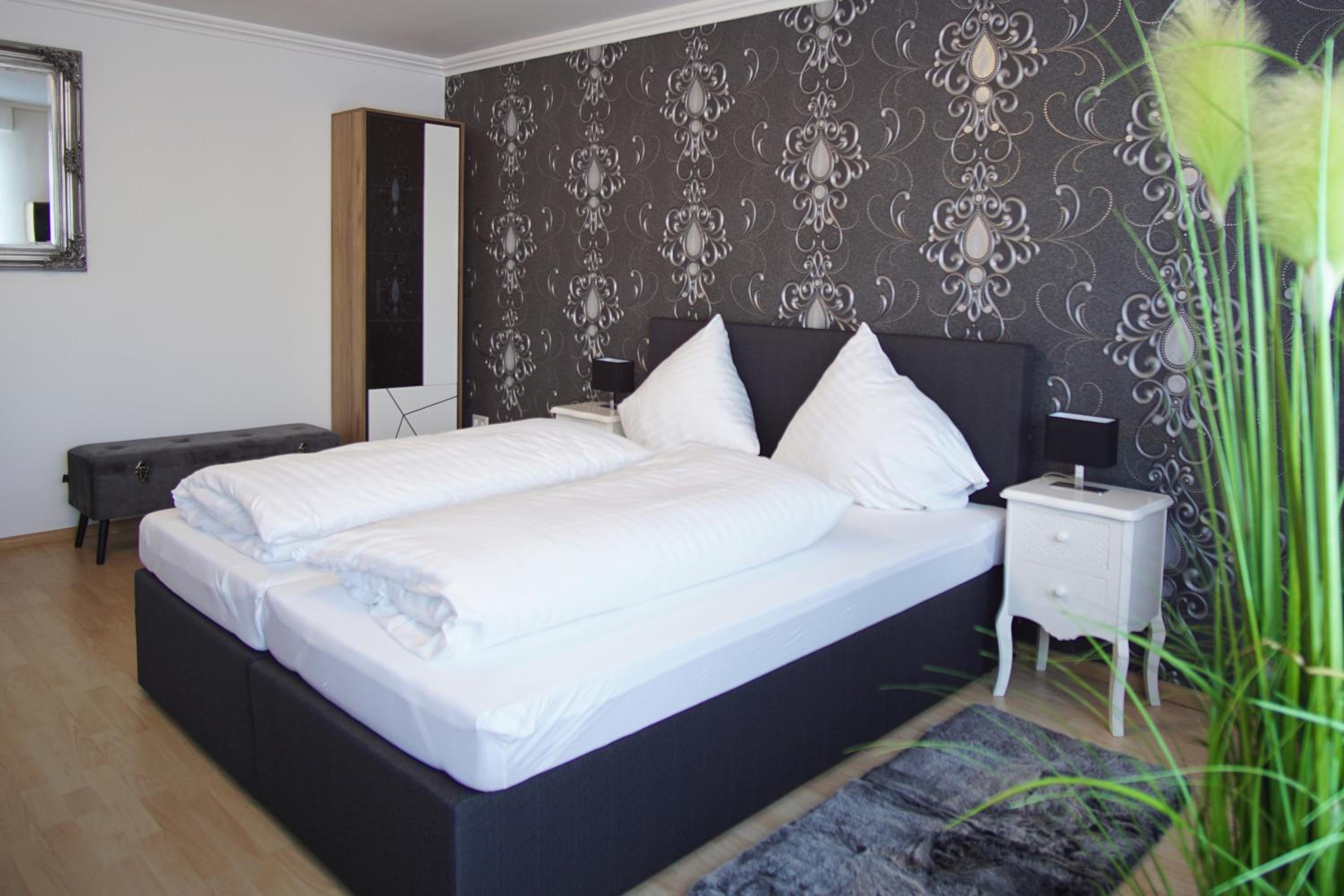 Standard Double Suite