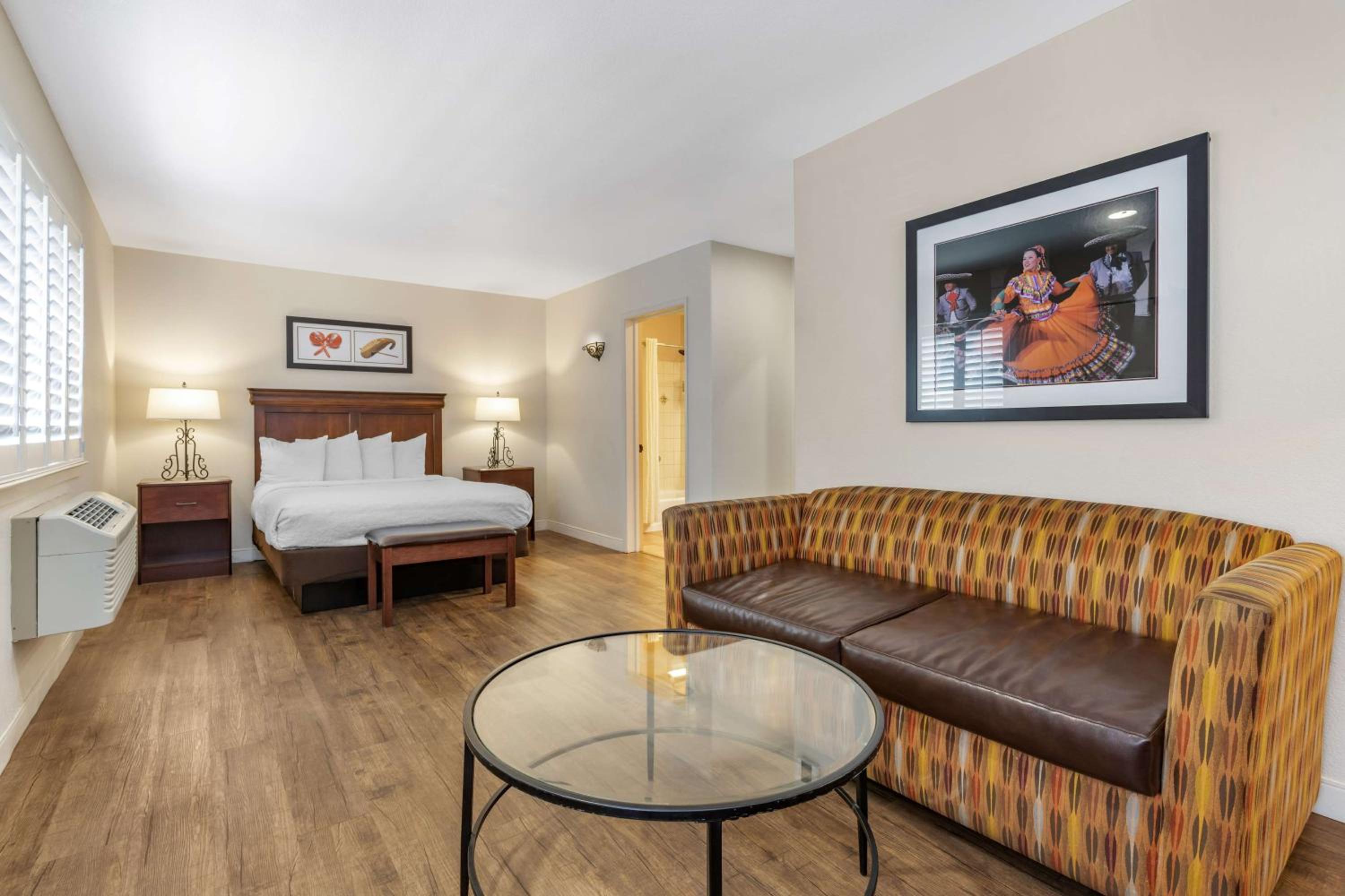 Two-Bedroom Suite with One King and One Queen Bed with Spa Bath and Fireplace - Non-Smoking