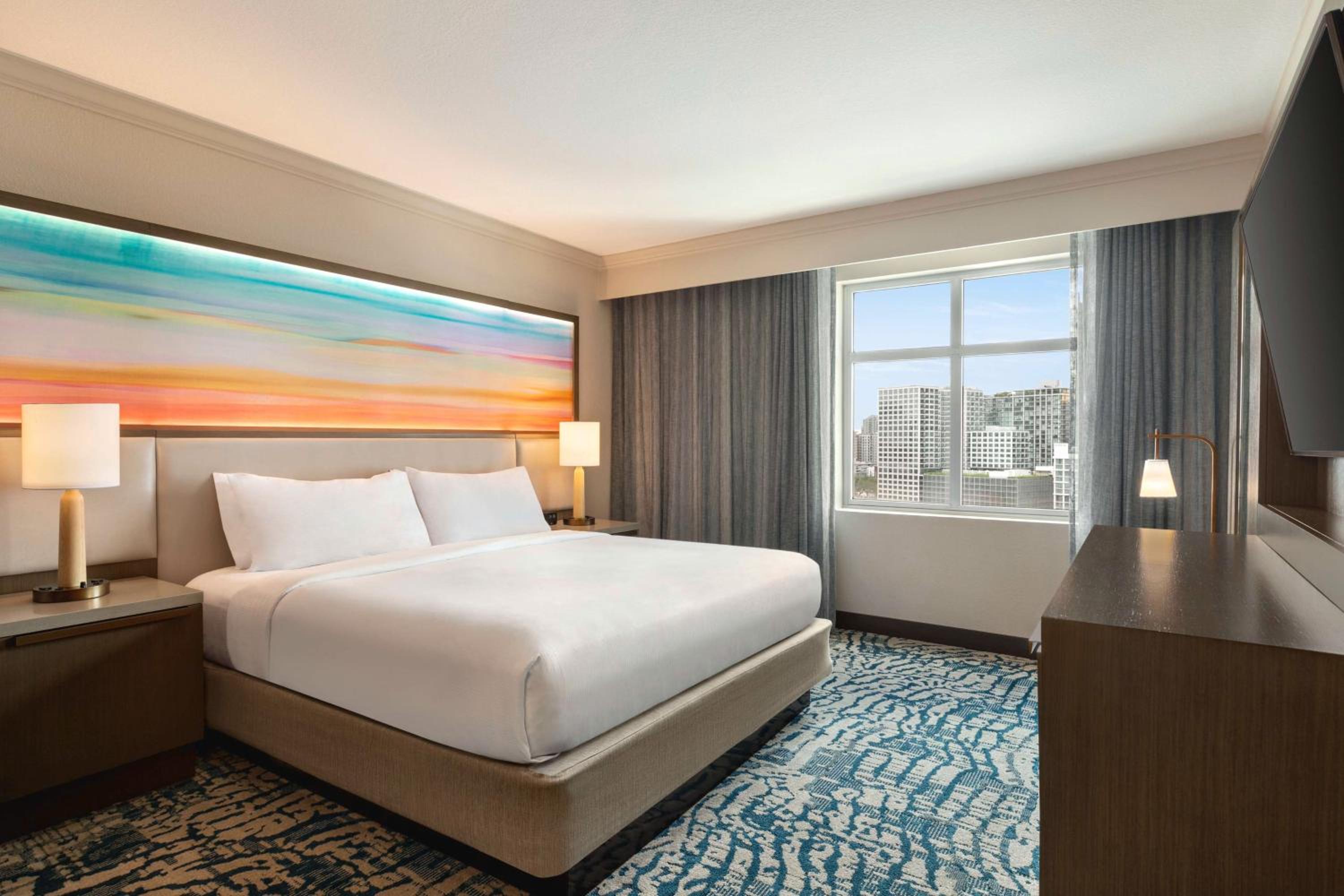 King Corner Suite - Hearing Accessible