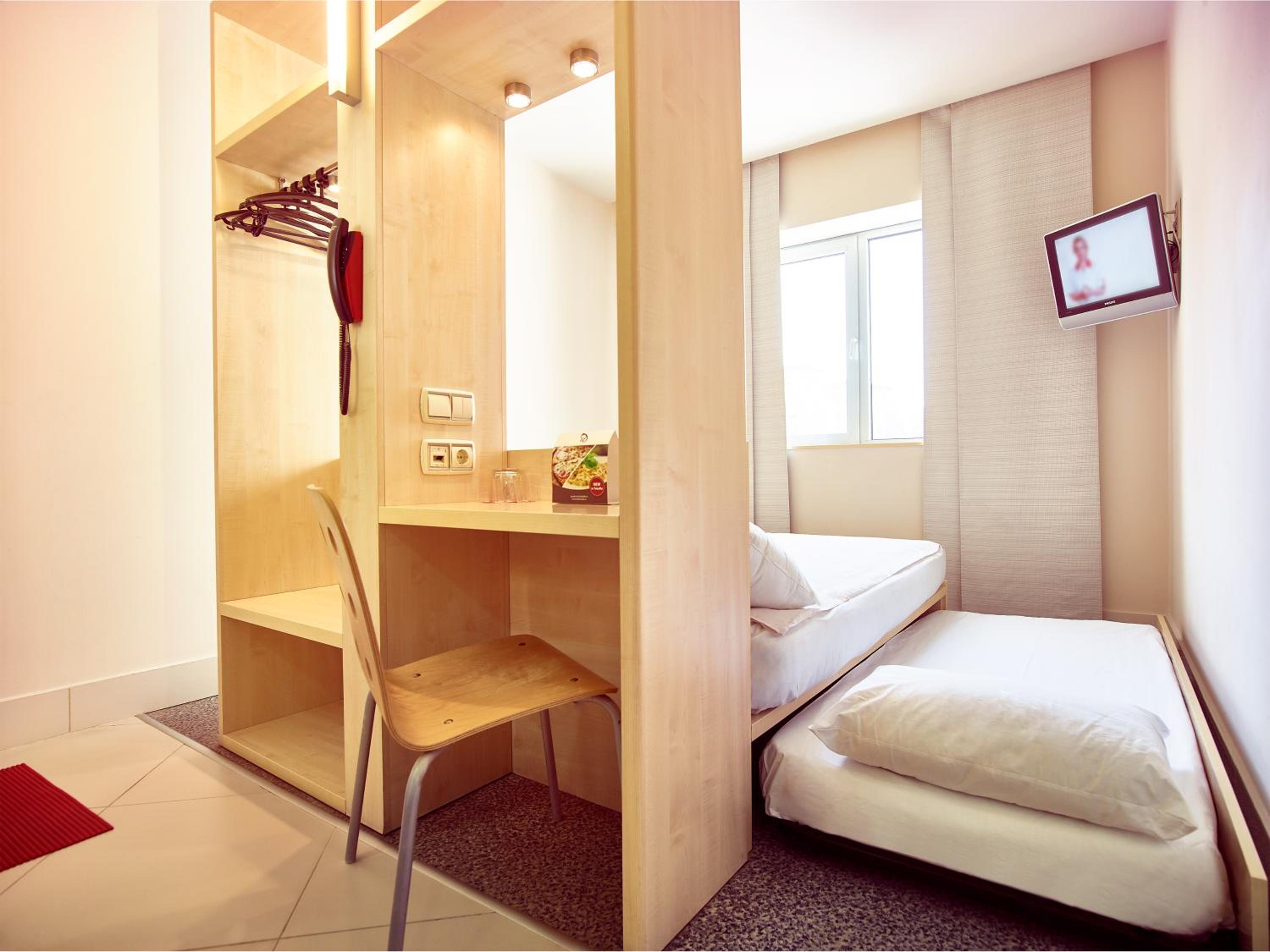 Standard Double Room with extra bed drawer type