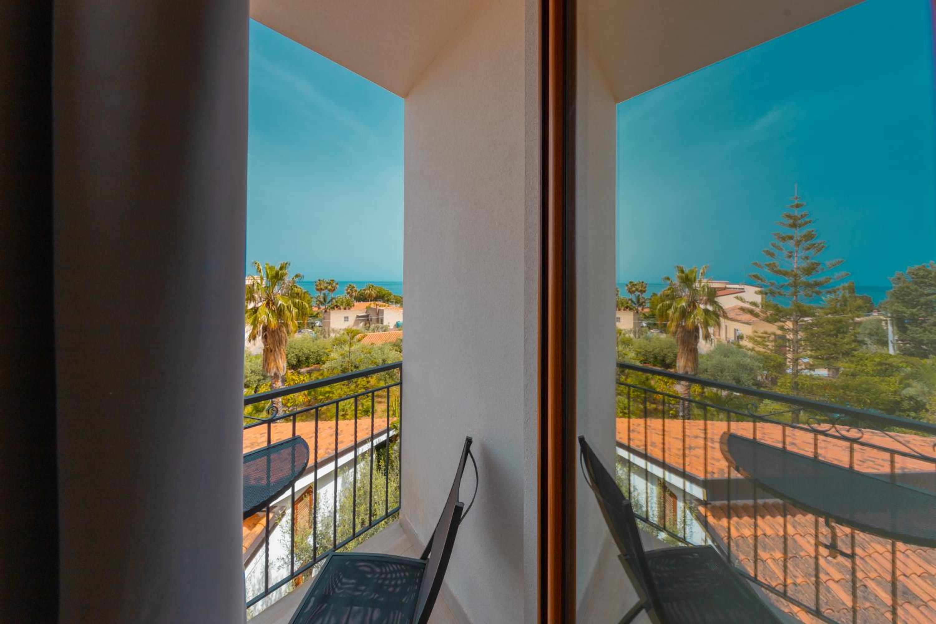 Superior Triple Room with Sea View