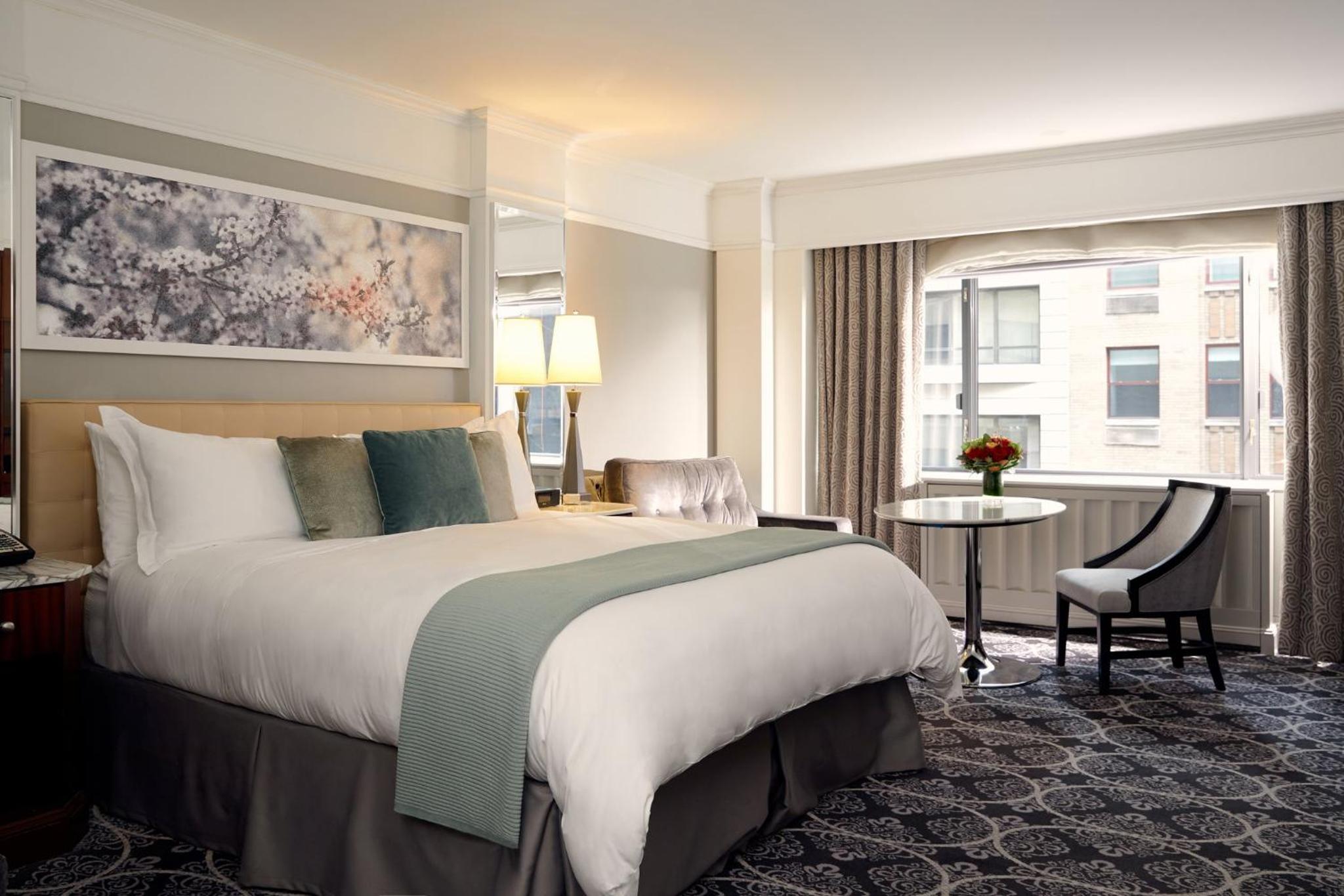 Grand Studio King Hearing Accessible