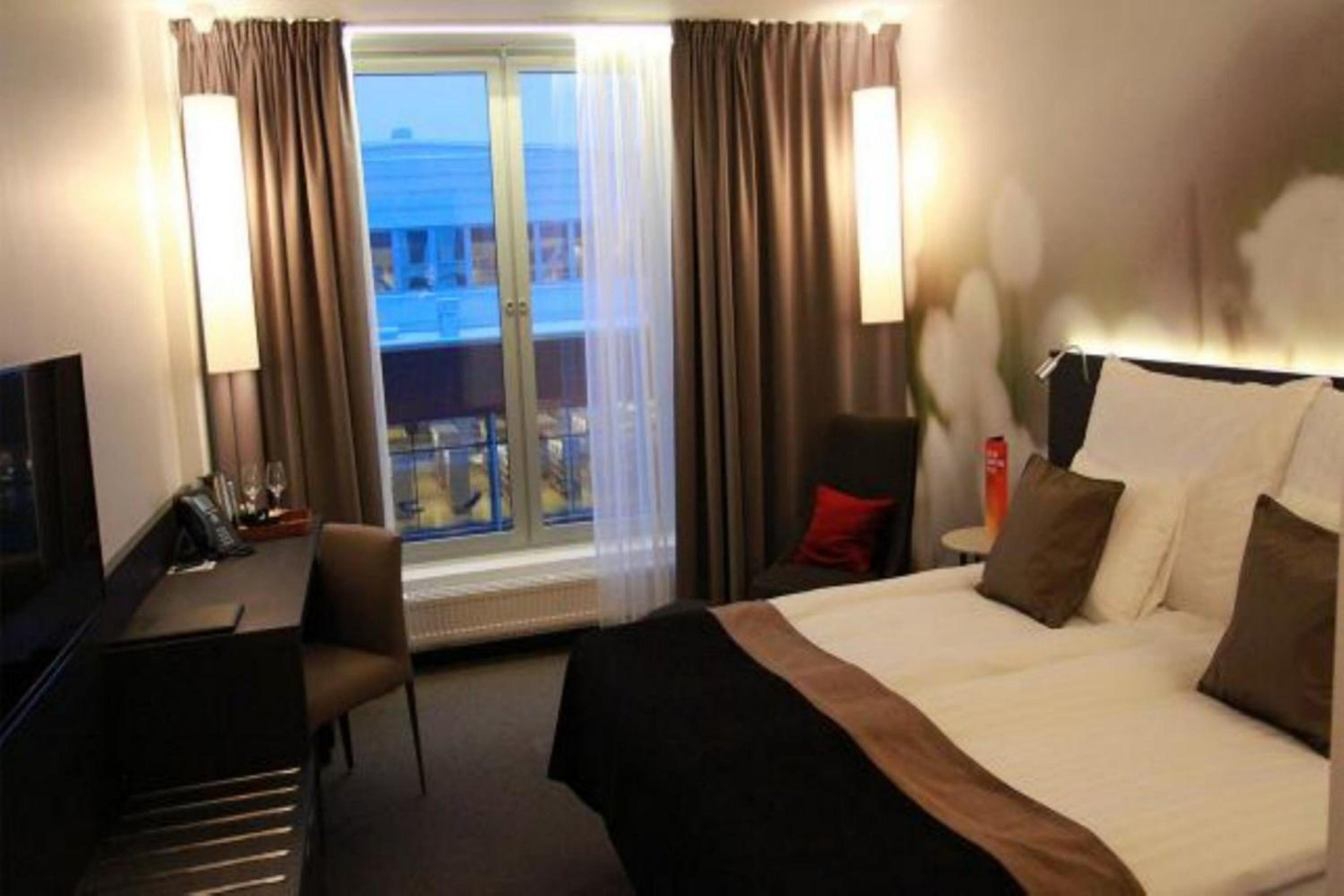 Superior Twin Room with View