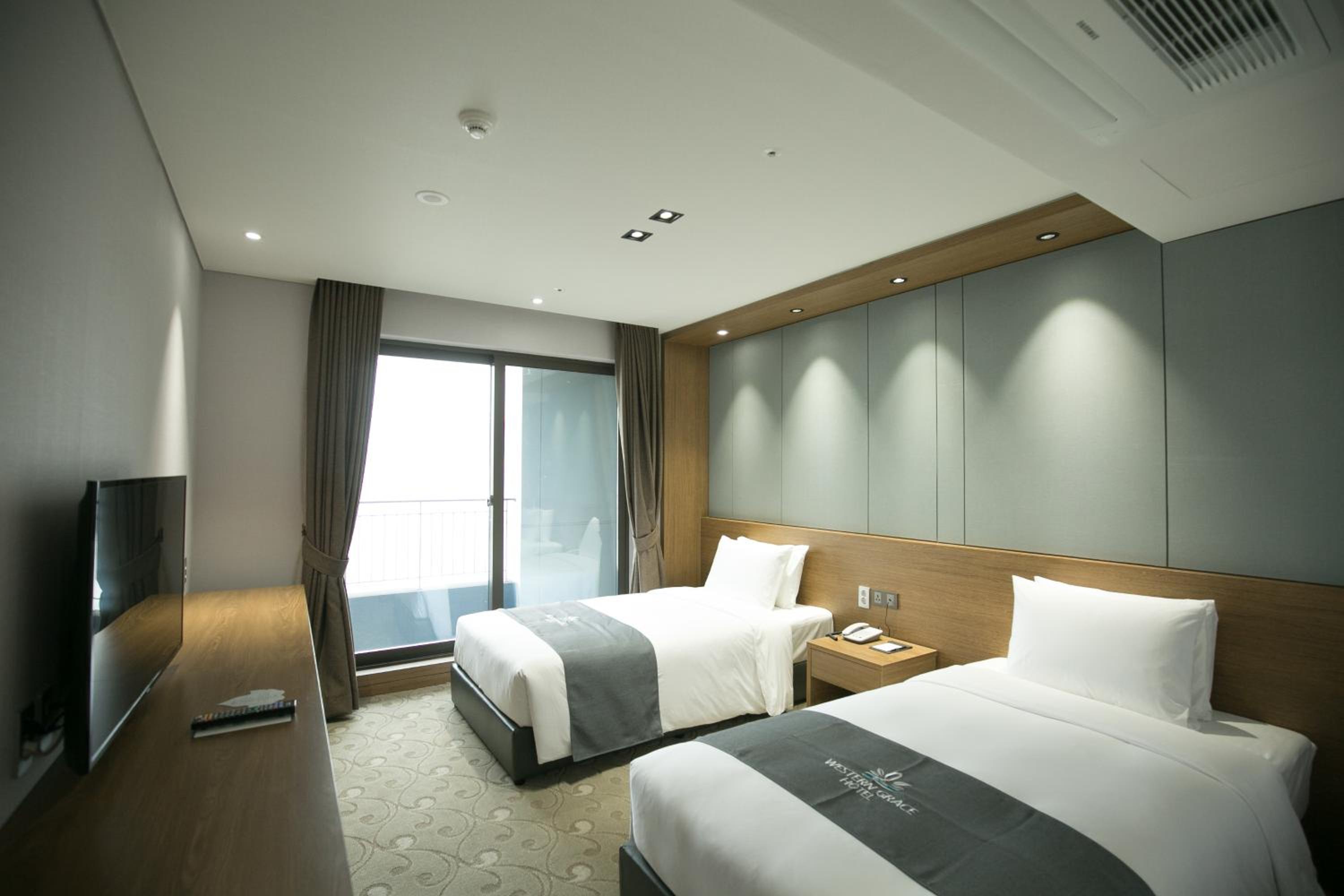 Standard Twin Room with Terrace