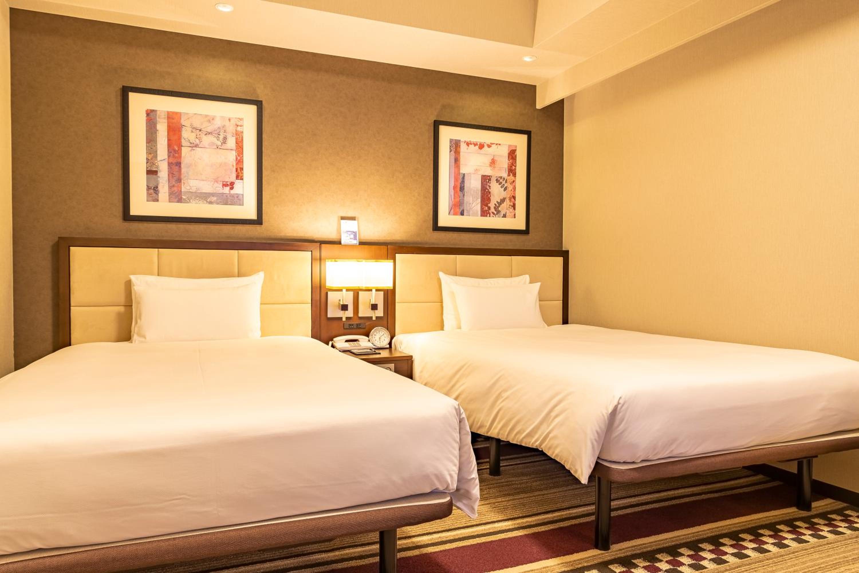 Standard Twin Room With Sofa - Non-Smoking