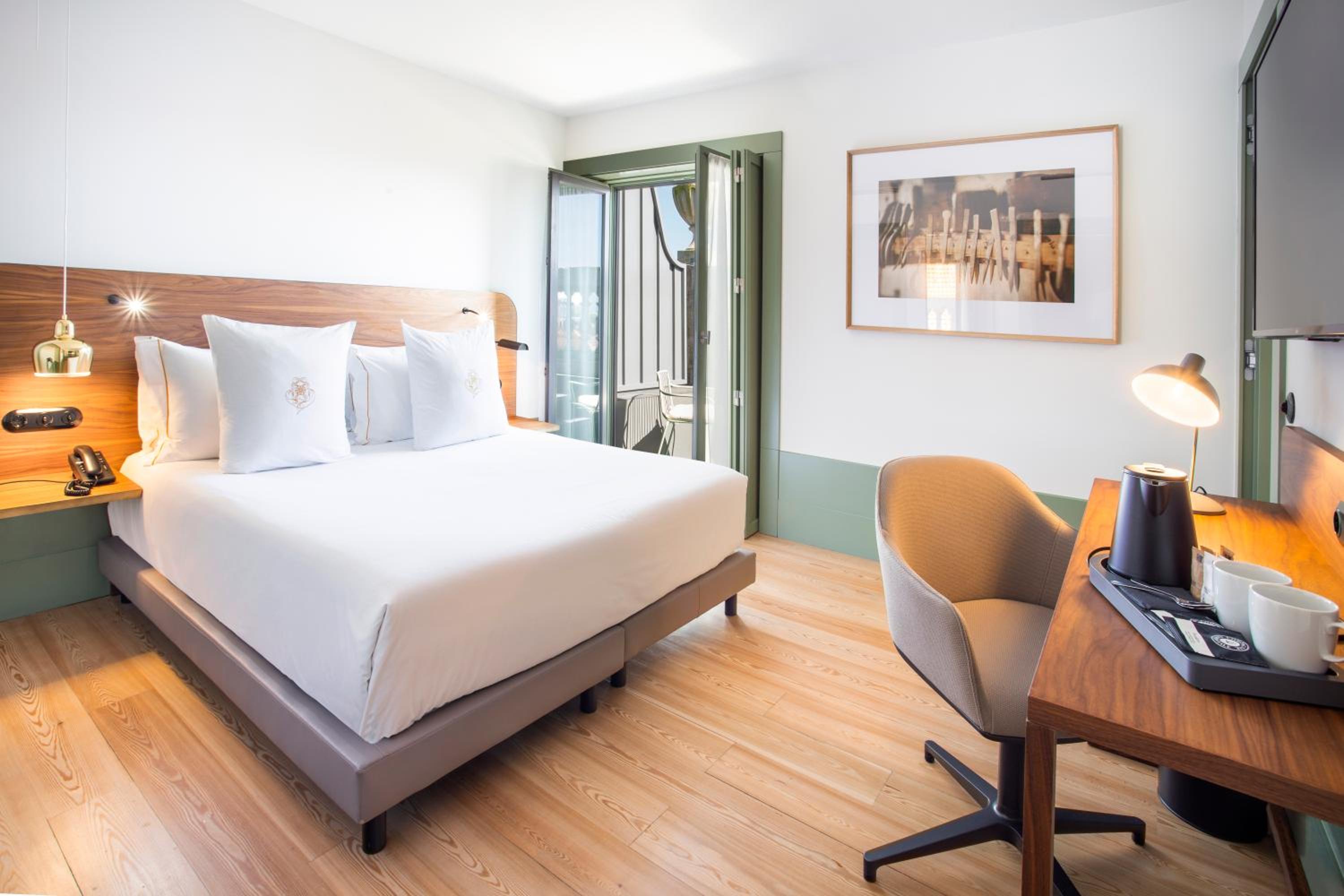 Double or Twin Room with Terrace