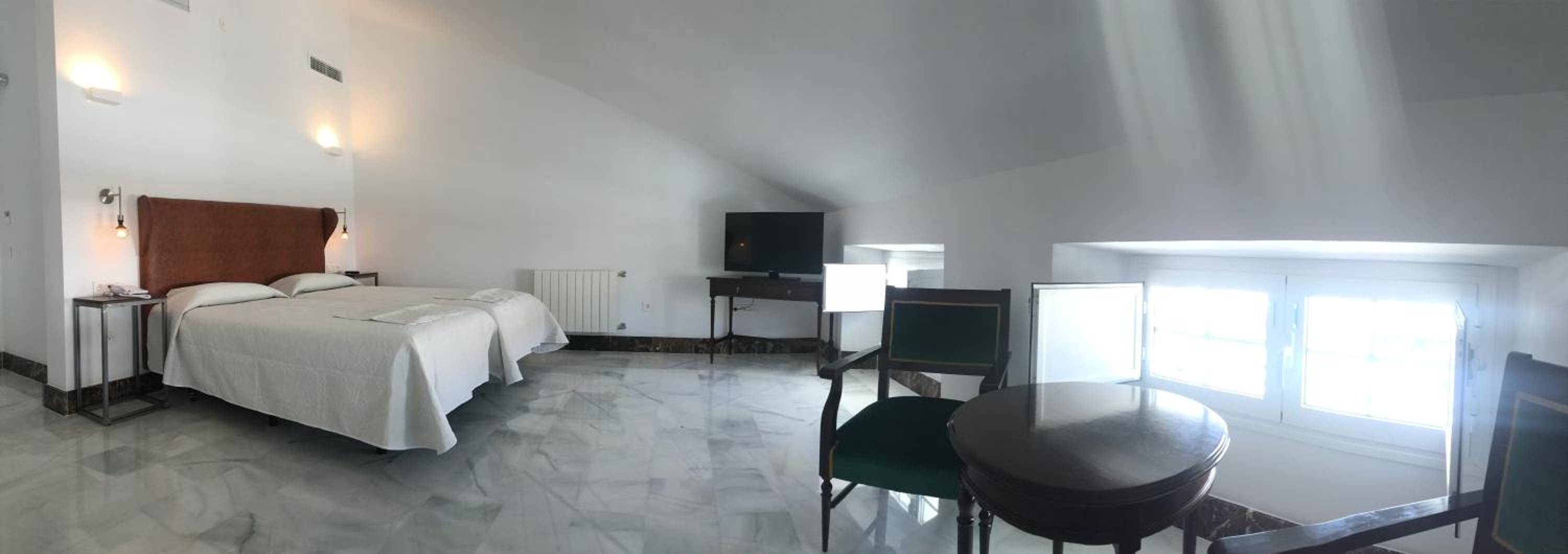 Superior Room with Window