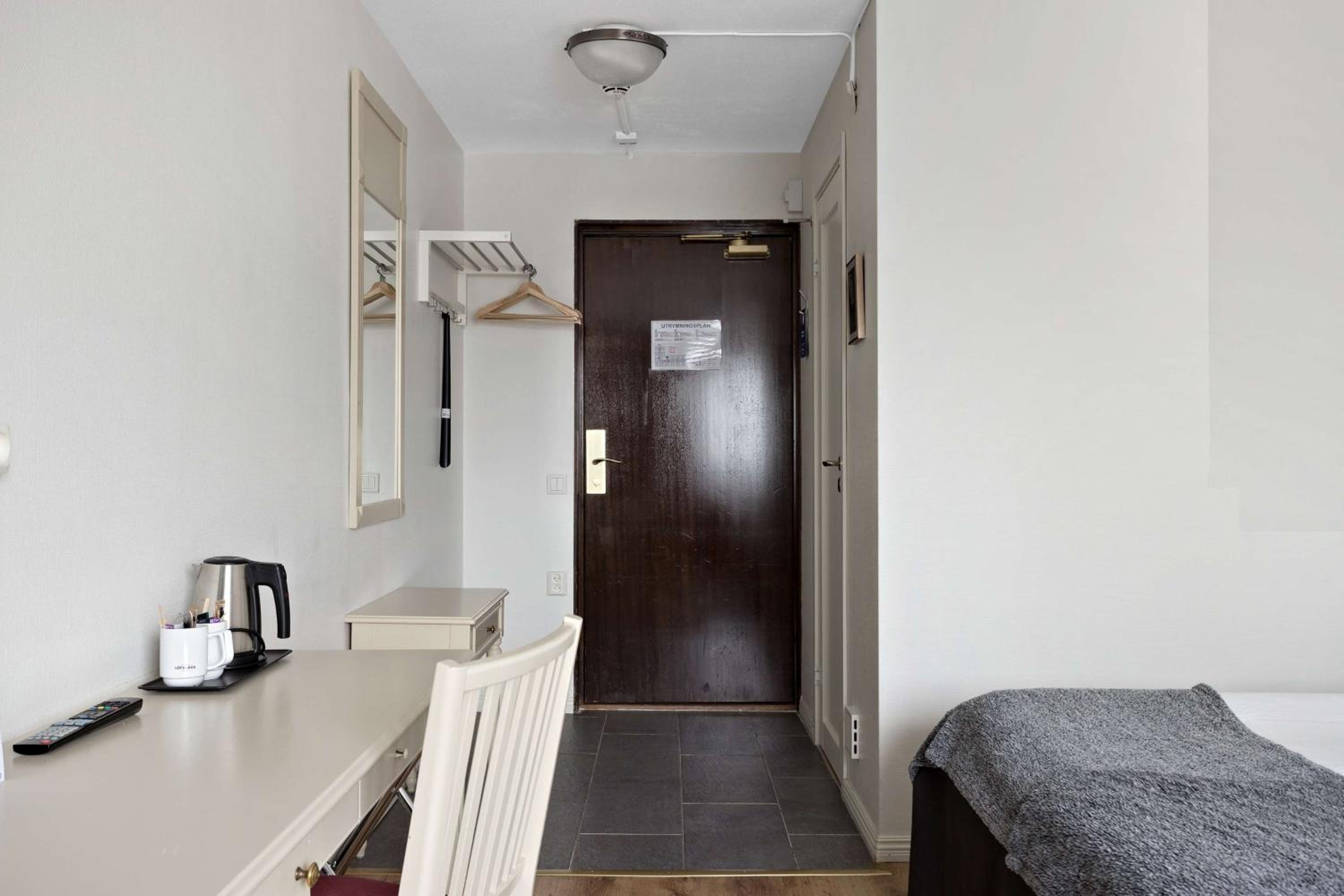 Twin Room - Pet Friendly