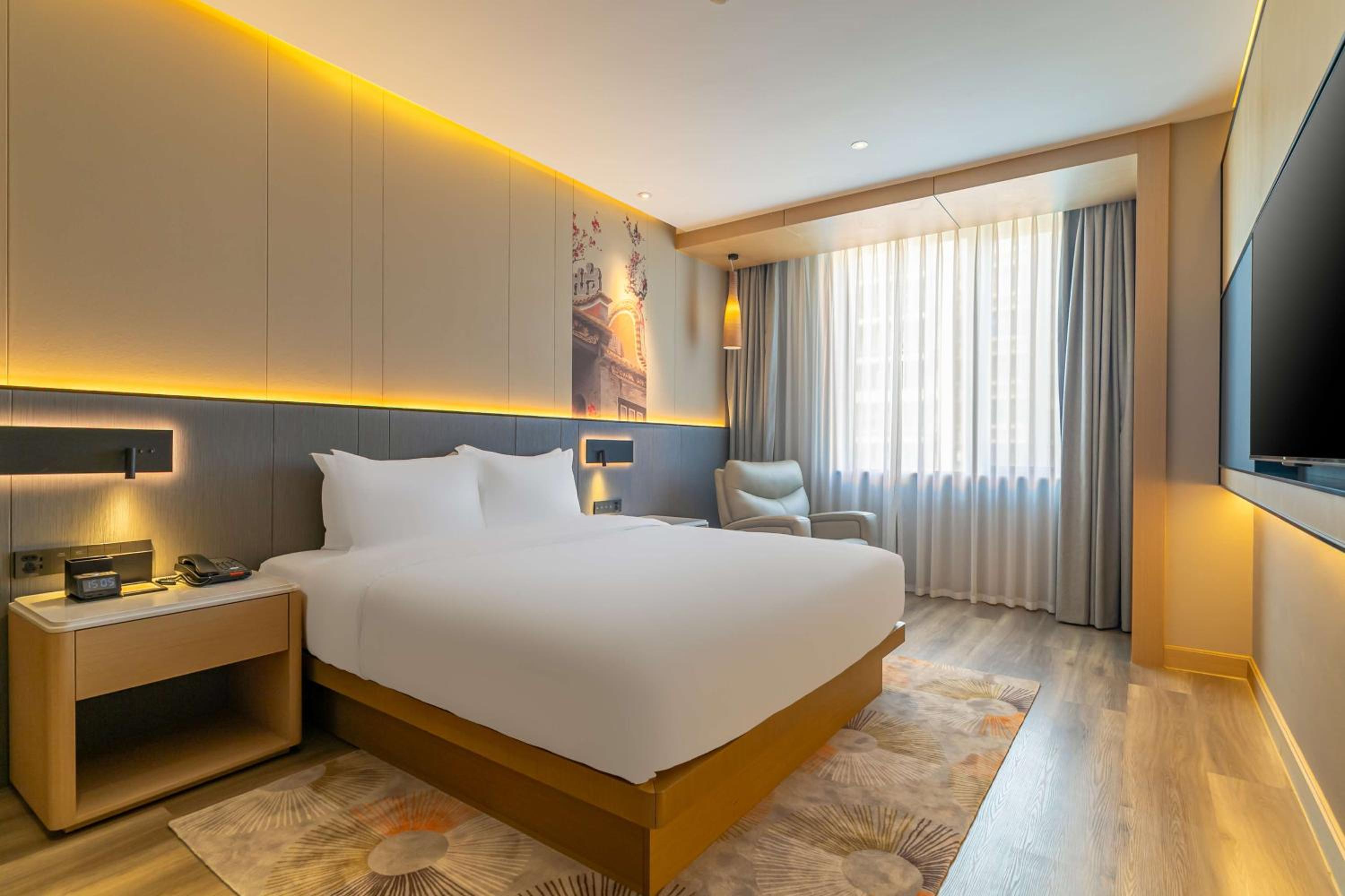 One-Bedroom King Suite