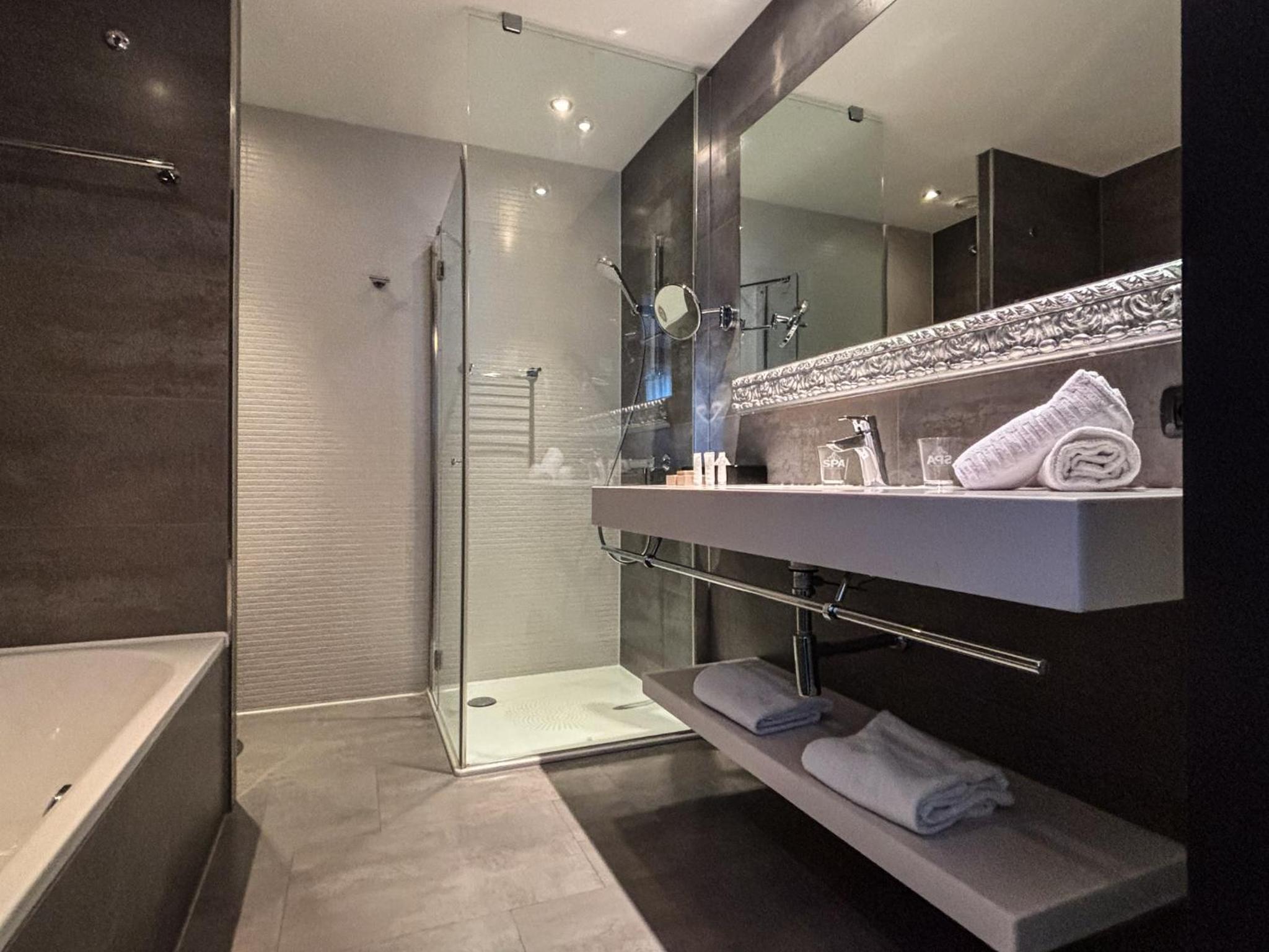 Standard Twin Room with Garden View
