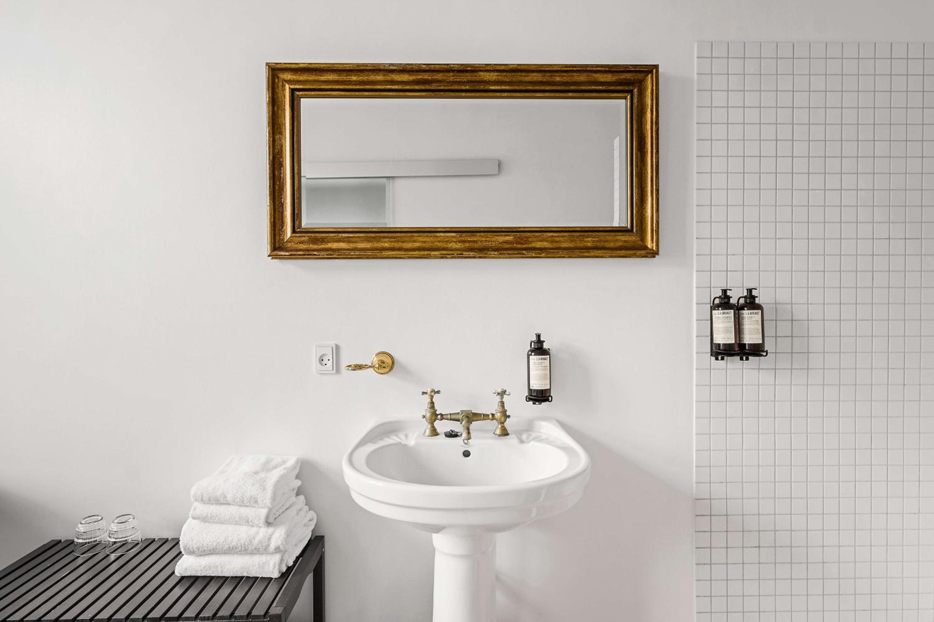 Junior Suite with King Bed and Sofa Bed - Non-Smoking