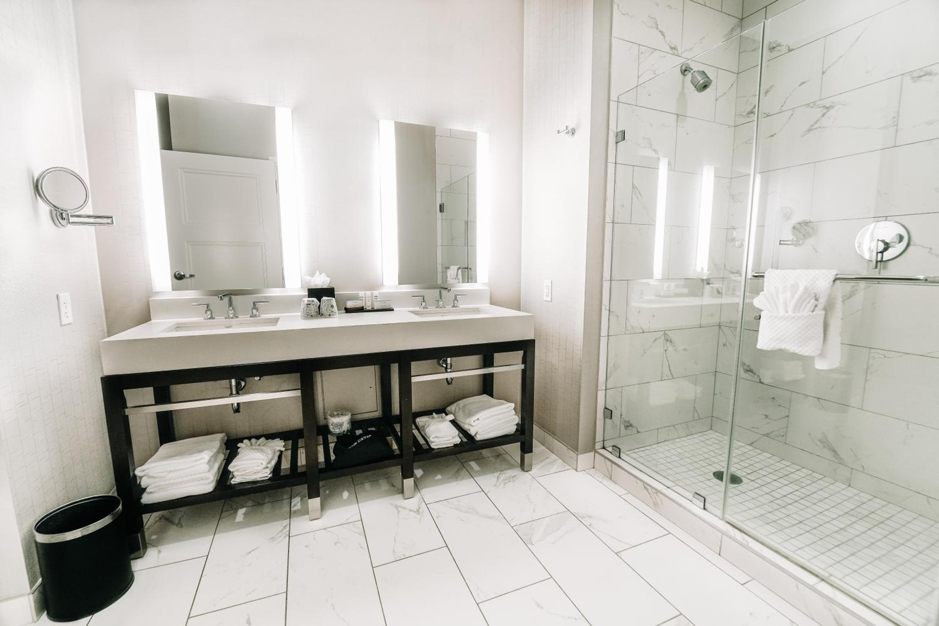 Premium Queen Room With Two Queen Beds - Disability Access