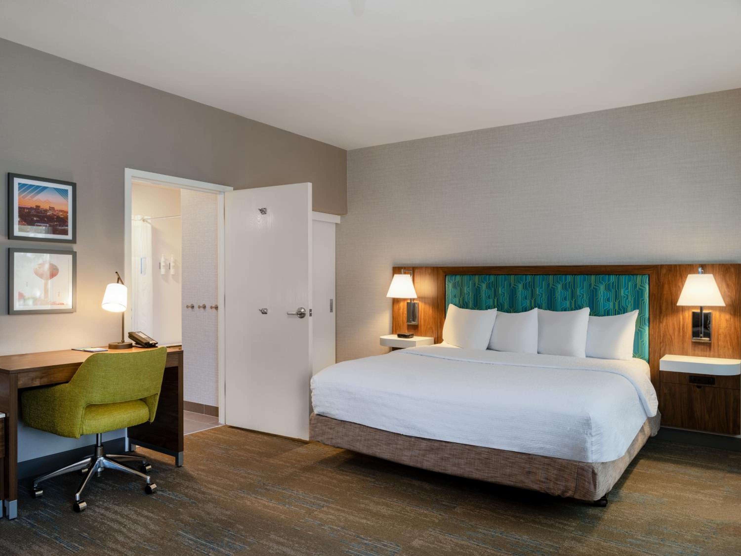 King Room with Roll-In Shower - Mobility/Hearing Accessible