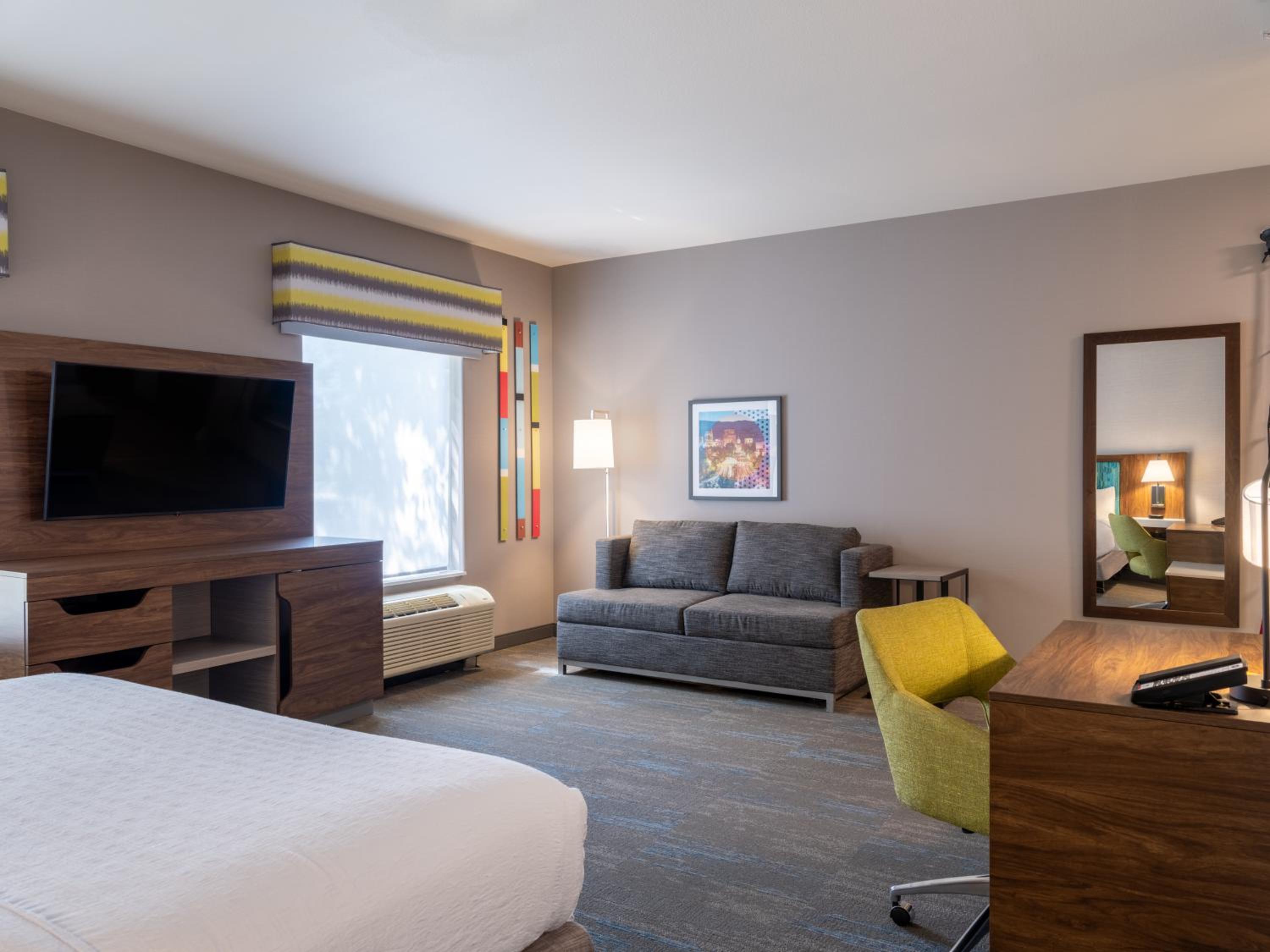 King Room with Roll-In Shower - Mobility/Hearing Accessible