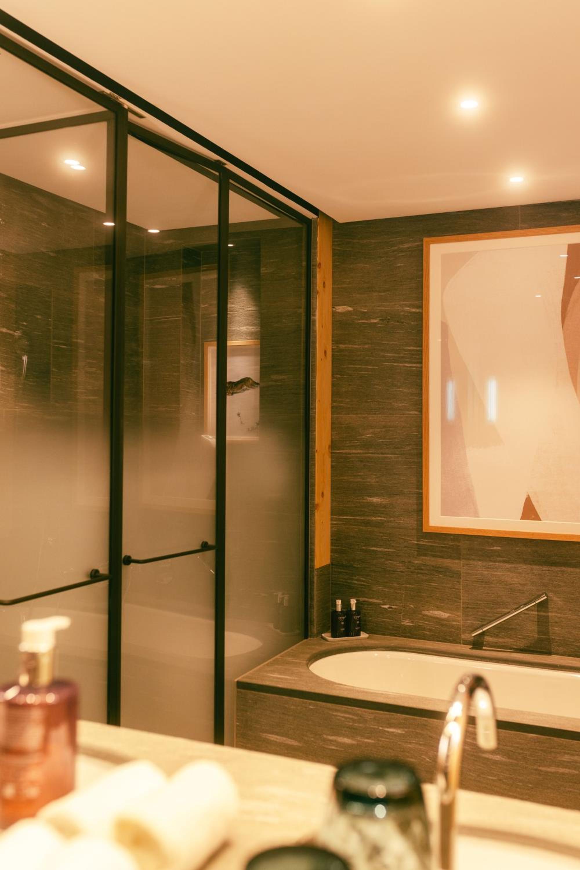 Deluxe Double Village Side