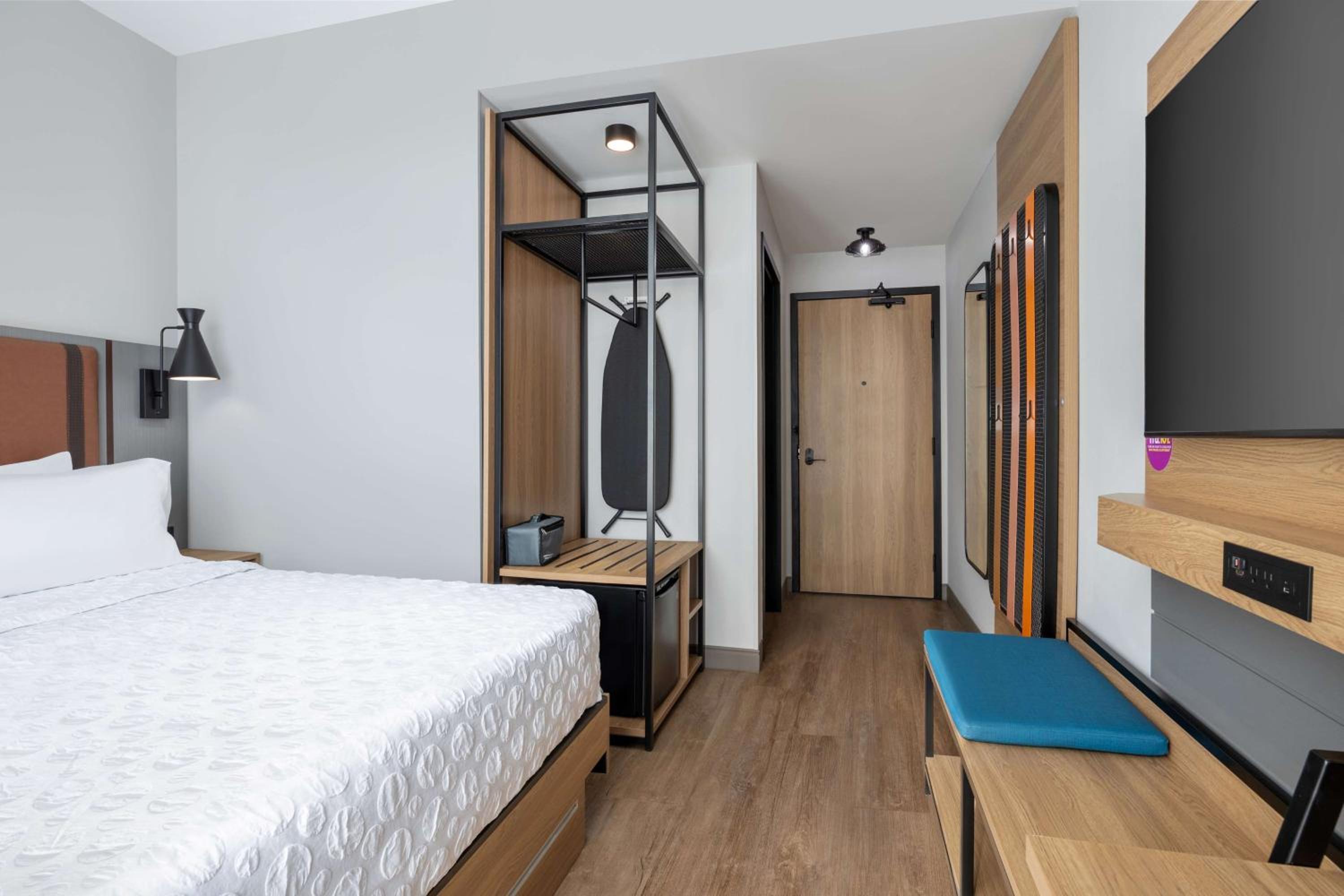 King Room with Walk-In Shower