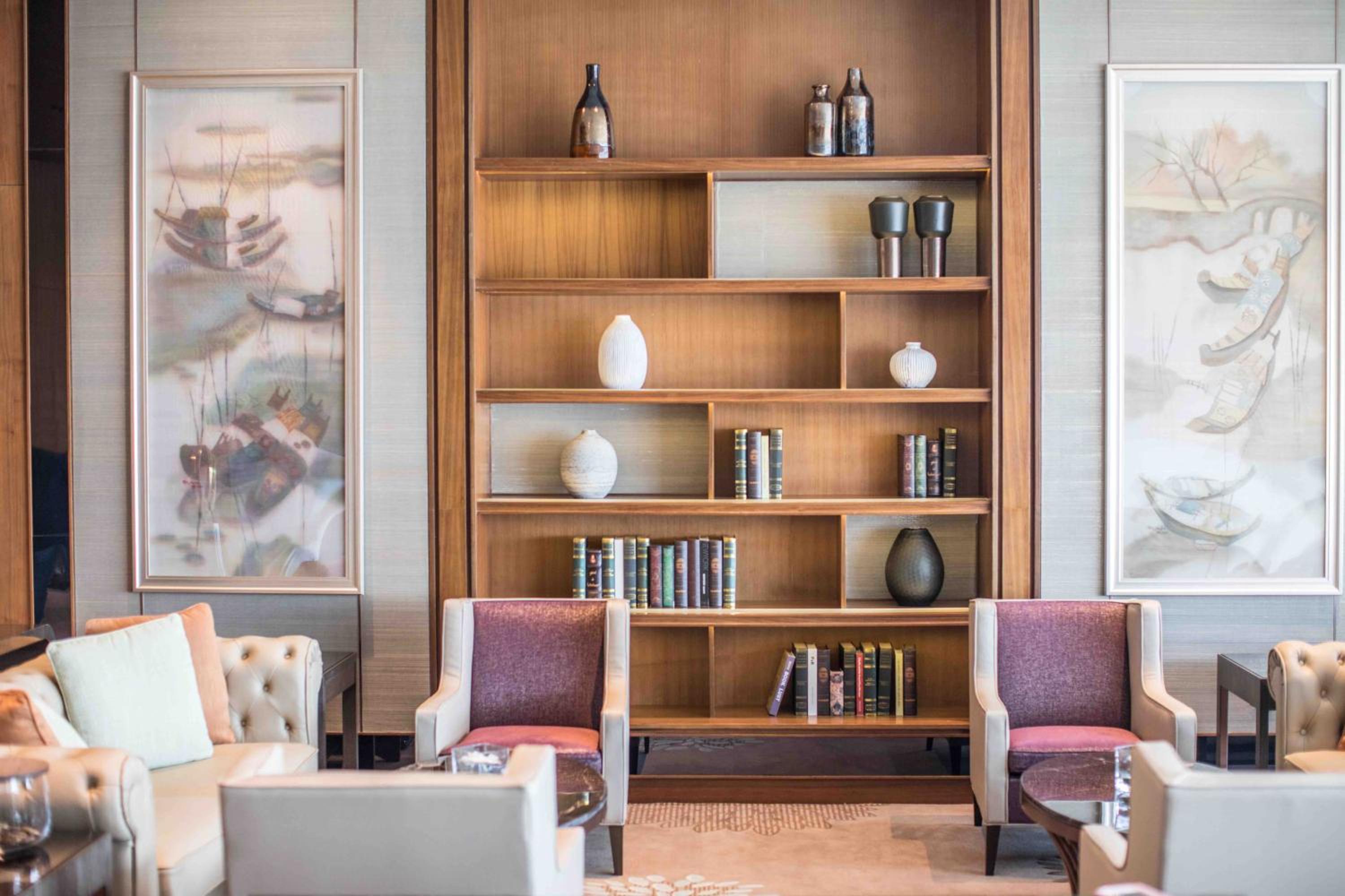 Premium King Room - Club Lounge Access