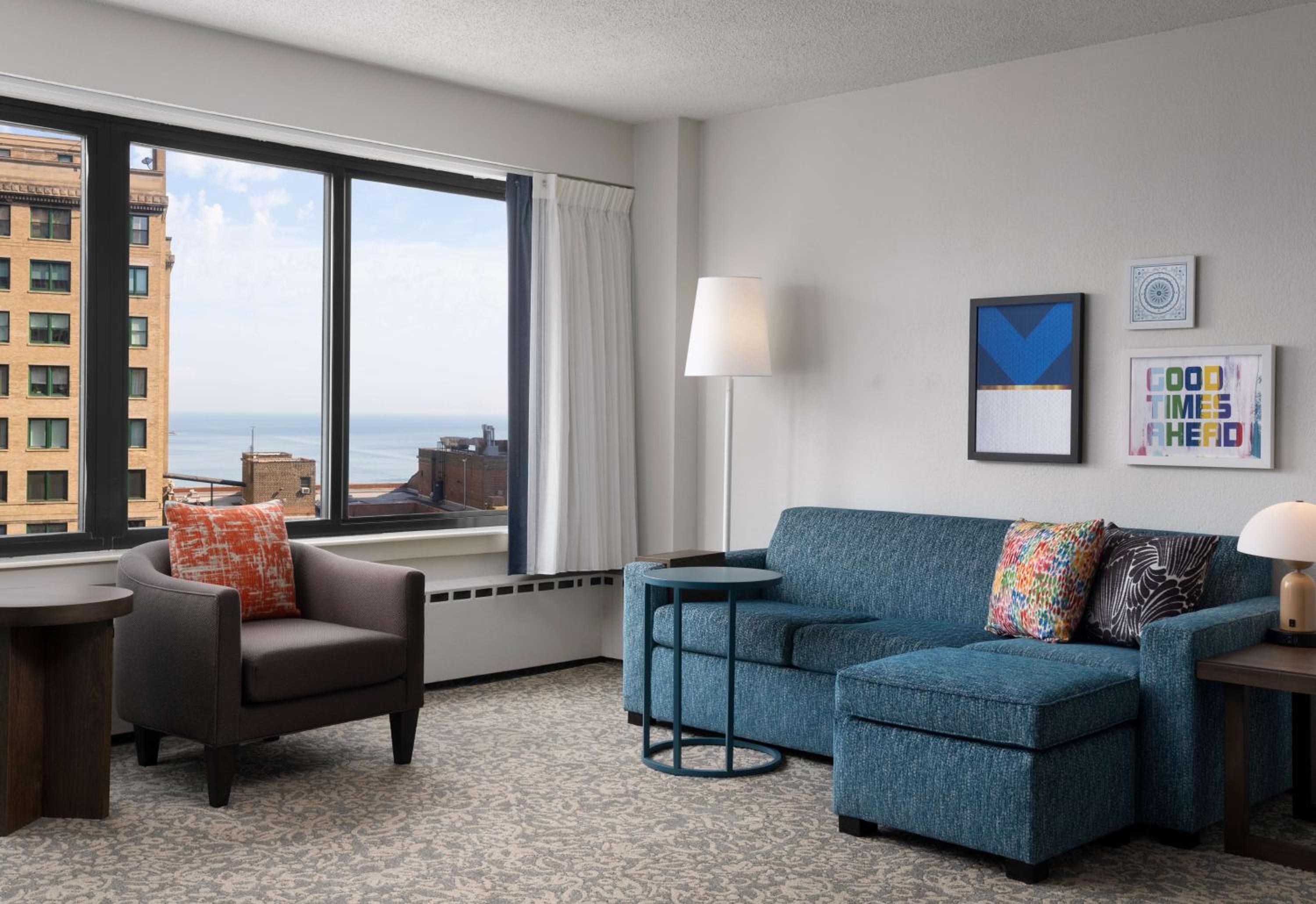 One Bedroom Suite - King - Lake View