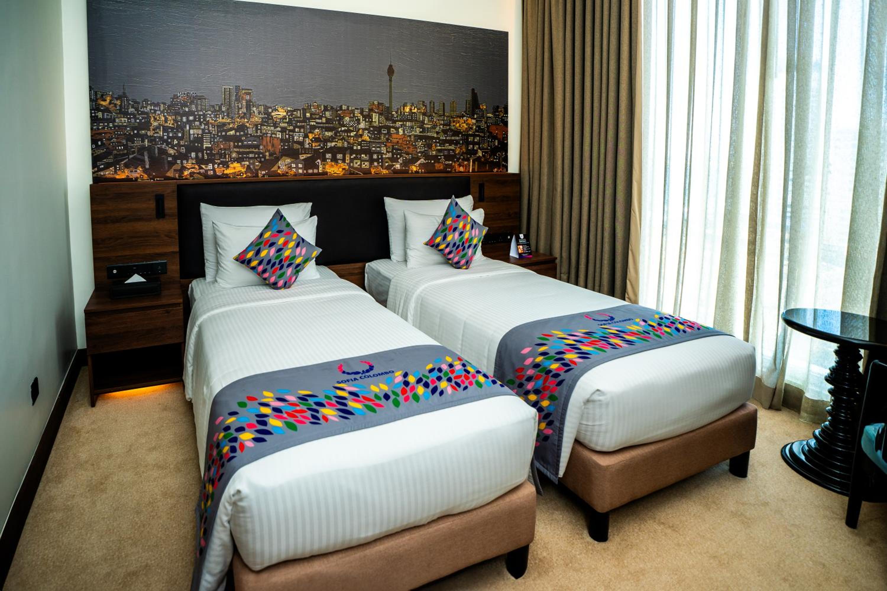 Deluxe Twin Room with City View