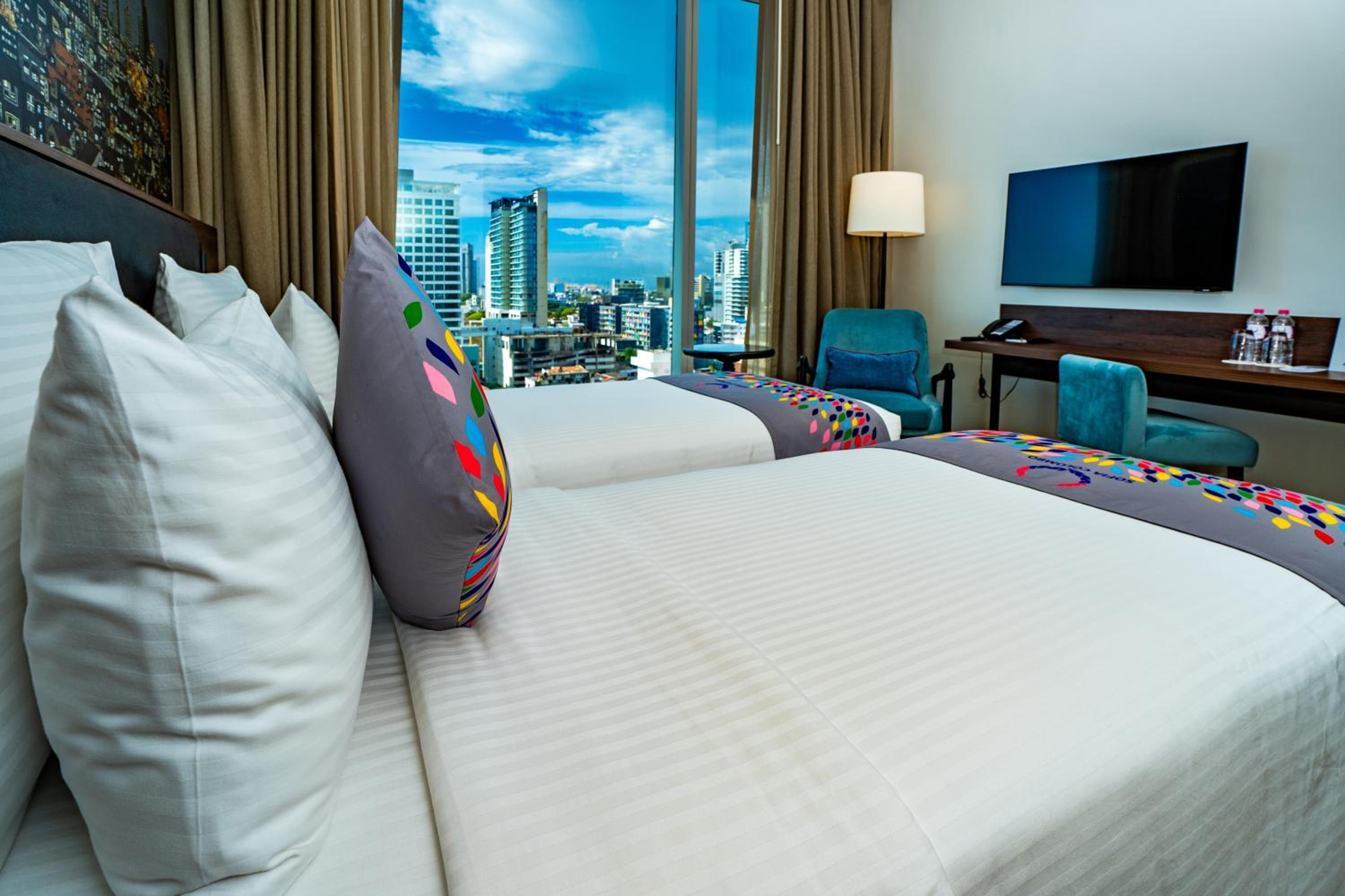 Deluxe Twin Room with City View