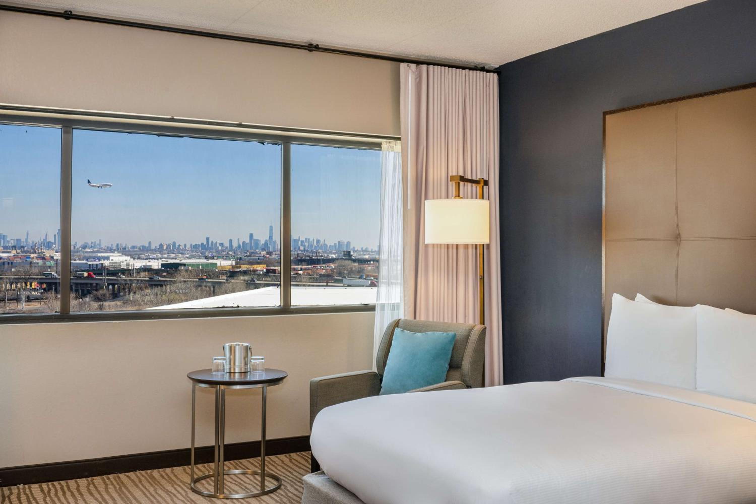 Double Room with Two Double Beds and NYC Skyline View - Top Floor