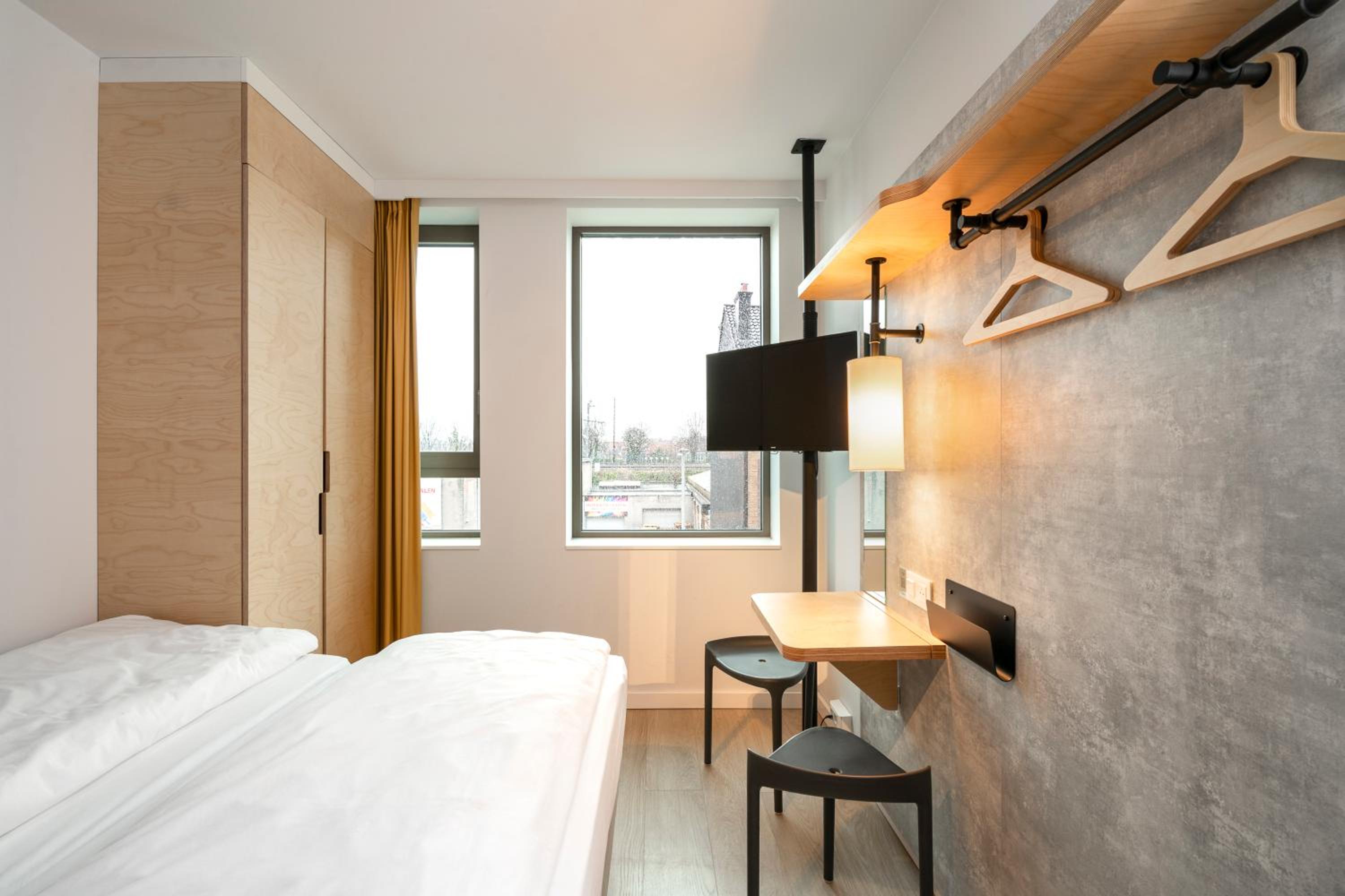 Standard Room With Three Single Beds