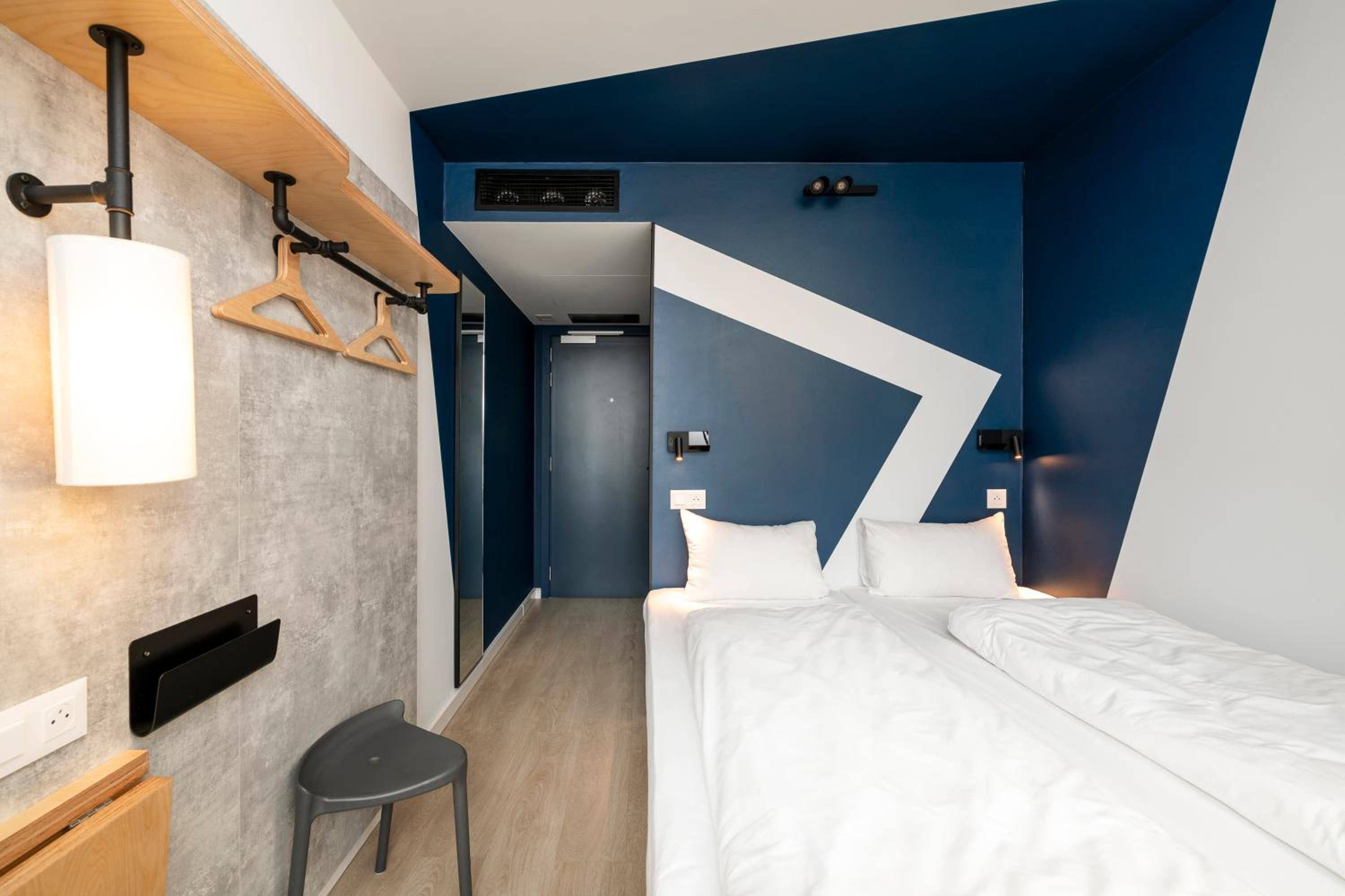 Standard Room With Three Single Beds