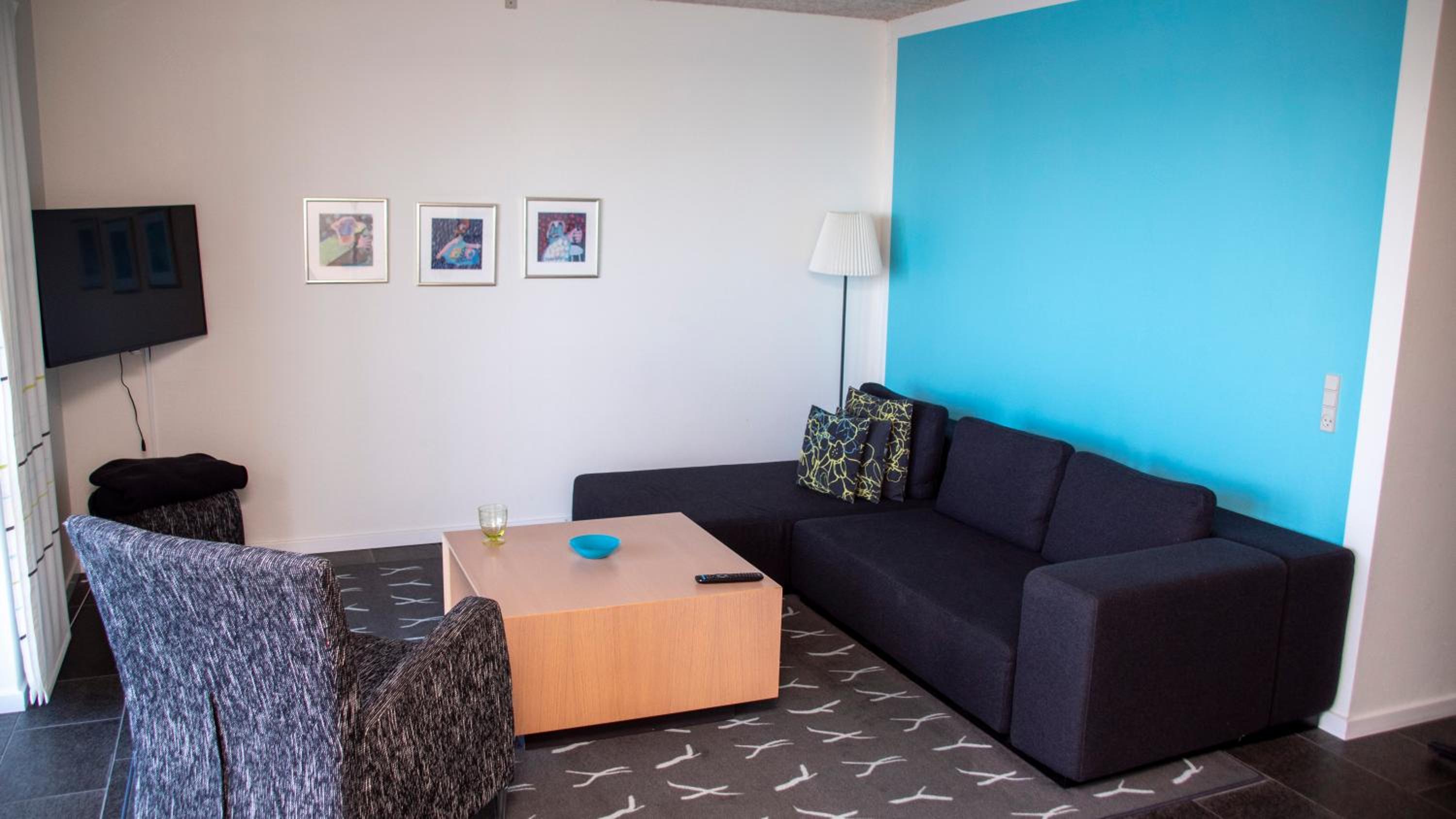 Lejlighed med udsigt til vandet,  stueetage. Max 4 pers.