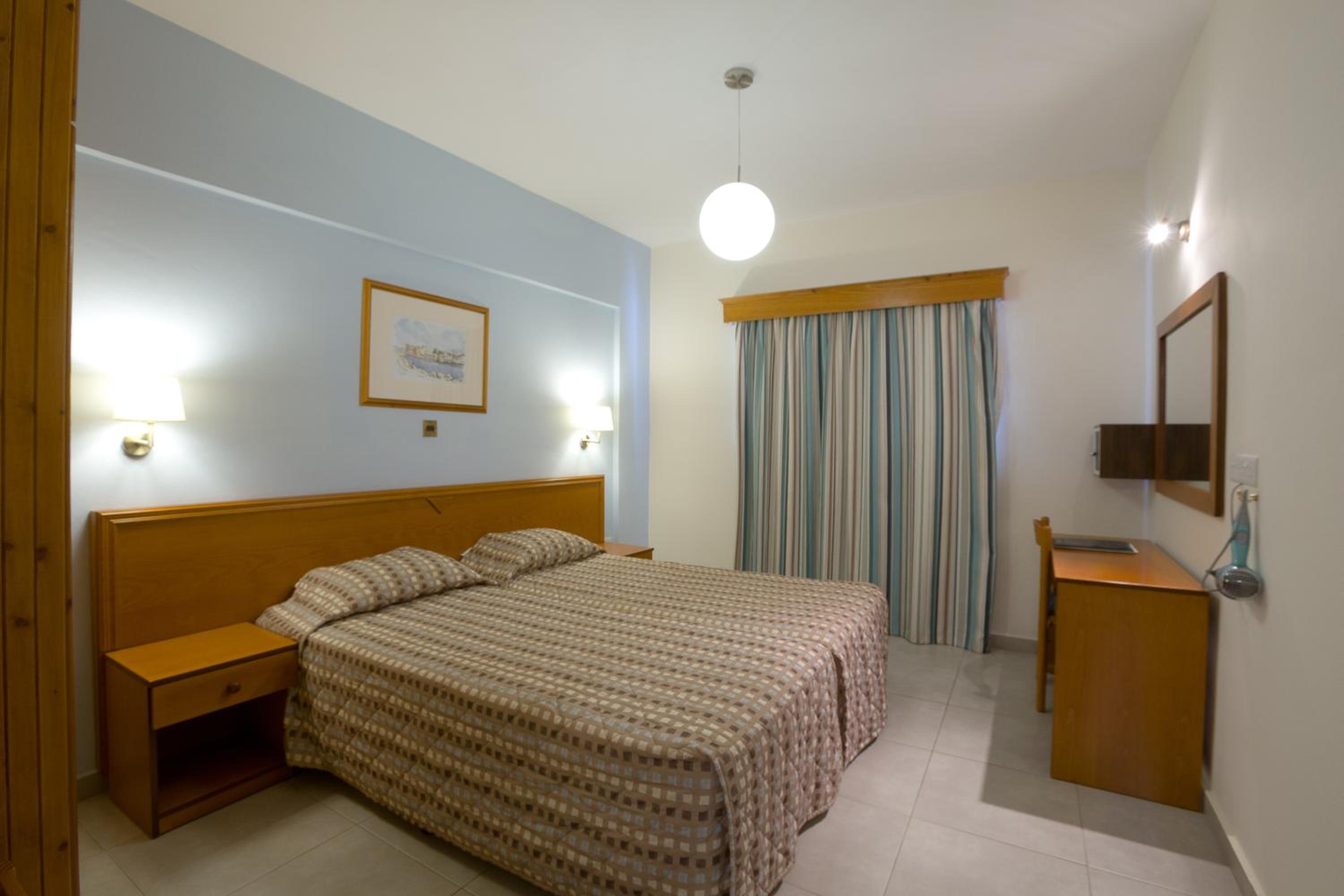 One-Bedroom Apartment with Pool View