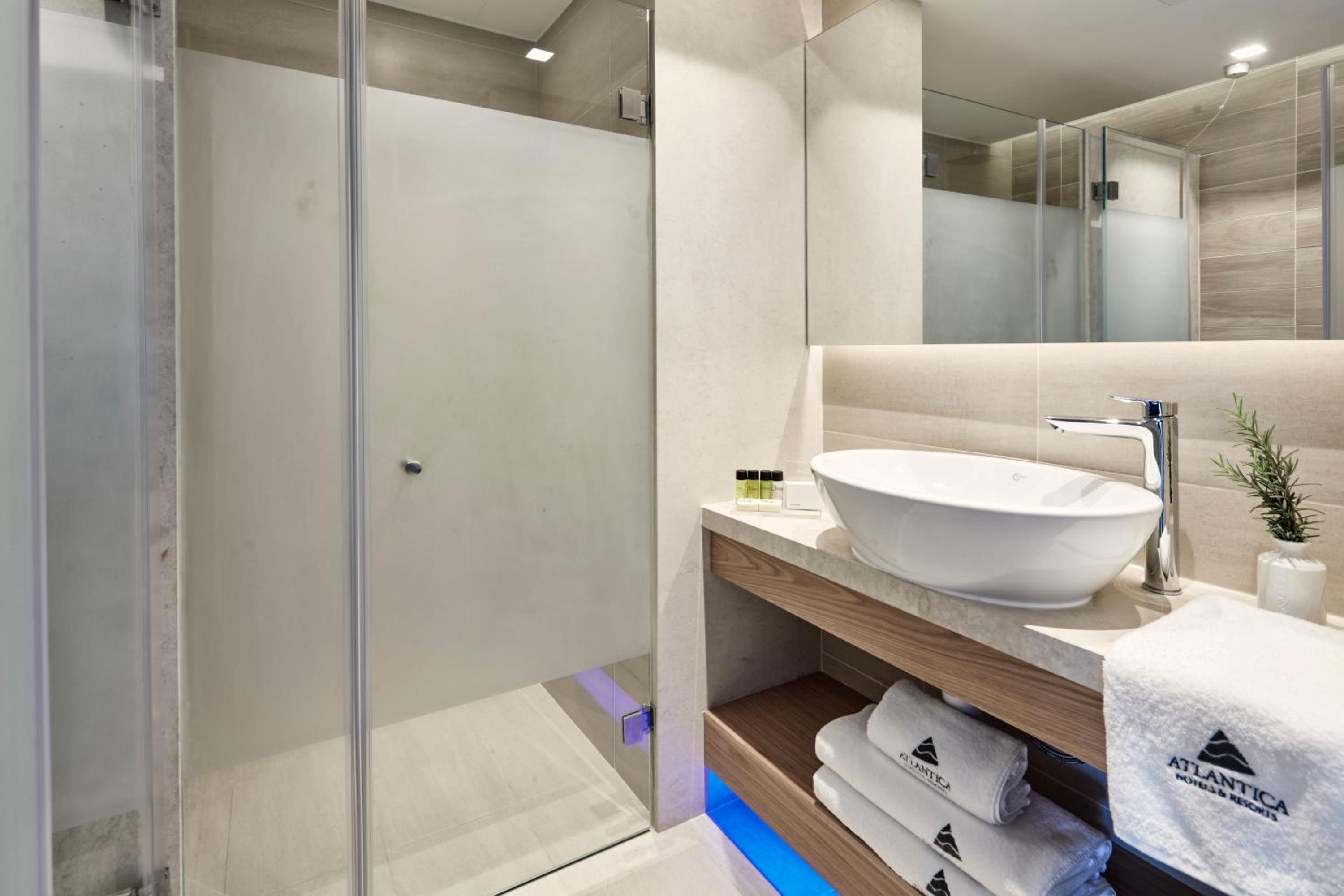 Twin / Double Room Inland View