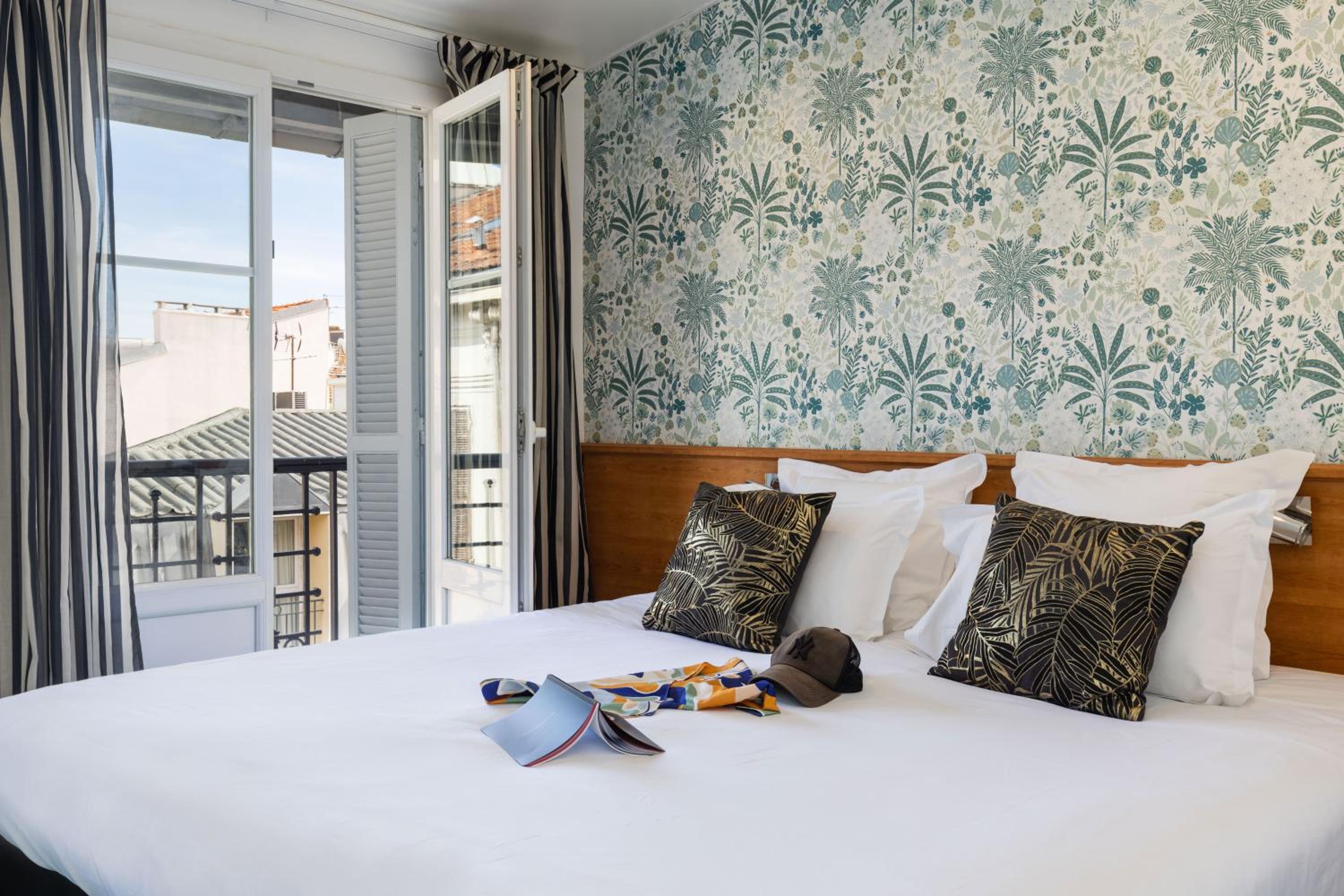 Superior Double Room with Balcony