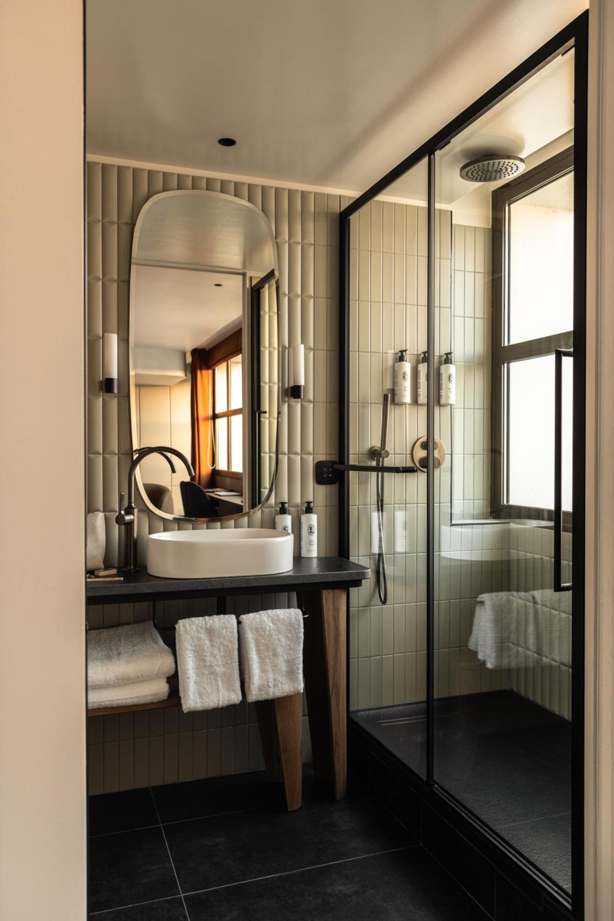 "Signature" Room with Terrace and Eiffel Tower View