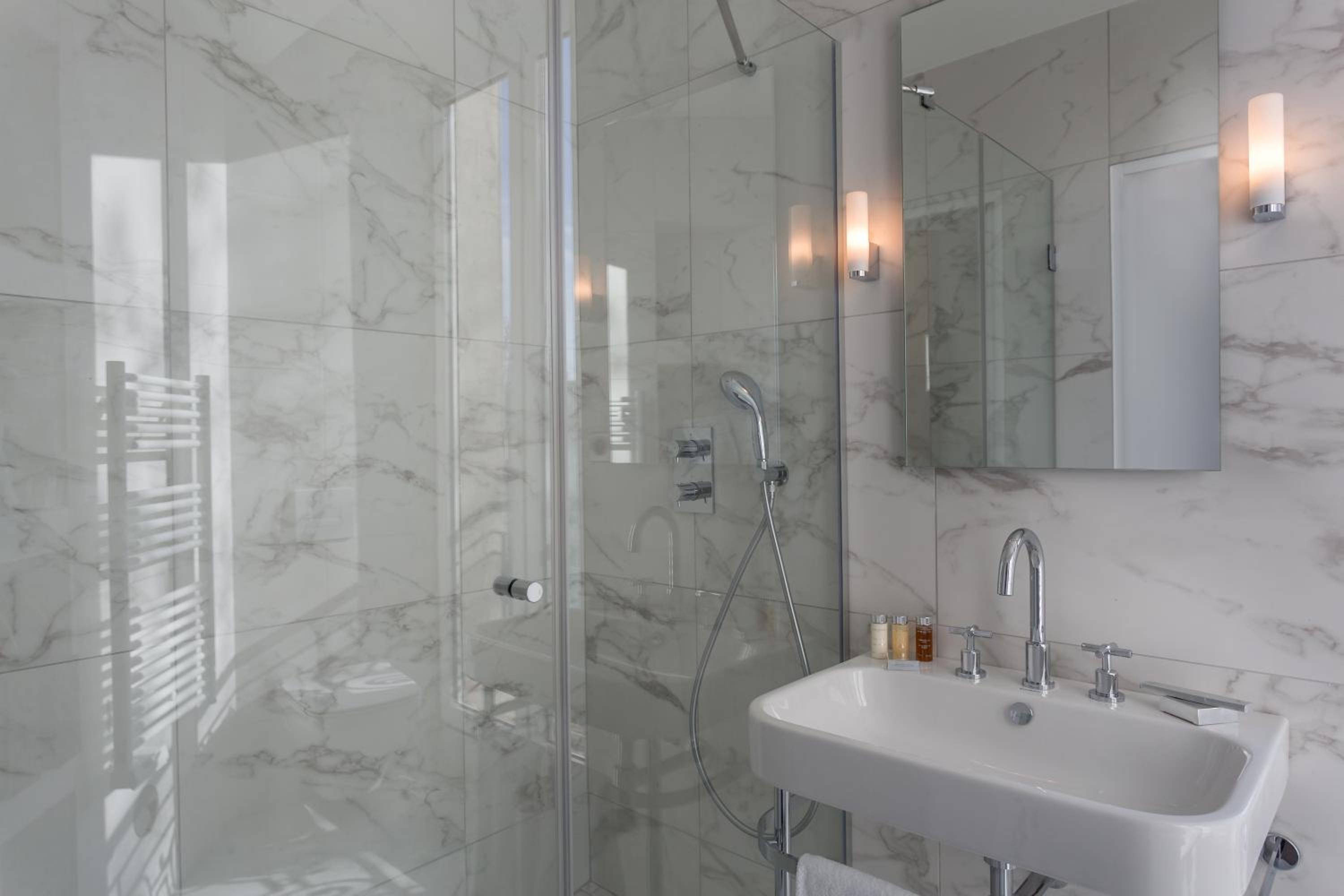 Double Room Comtesse - Eiffel Tower Front View