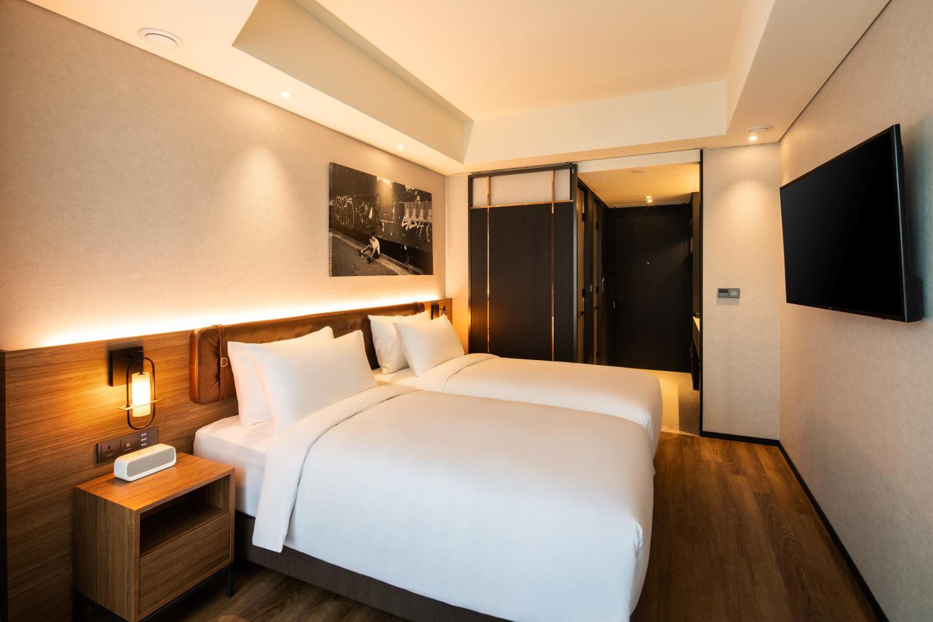 Superior Deluxe Twin Room with Balcony