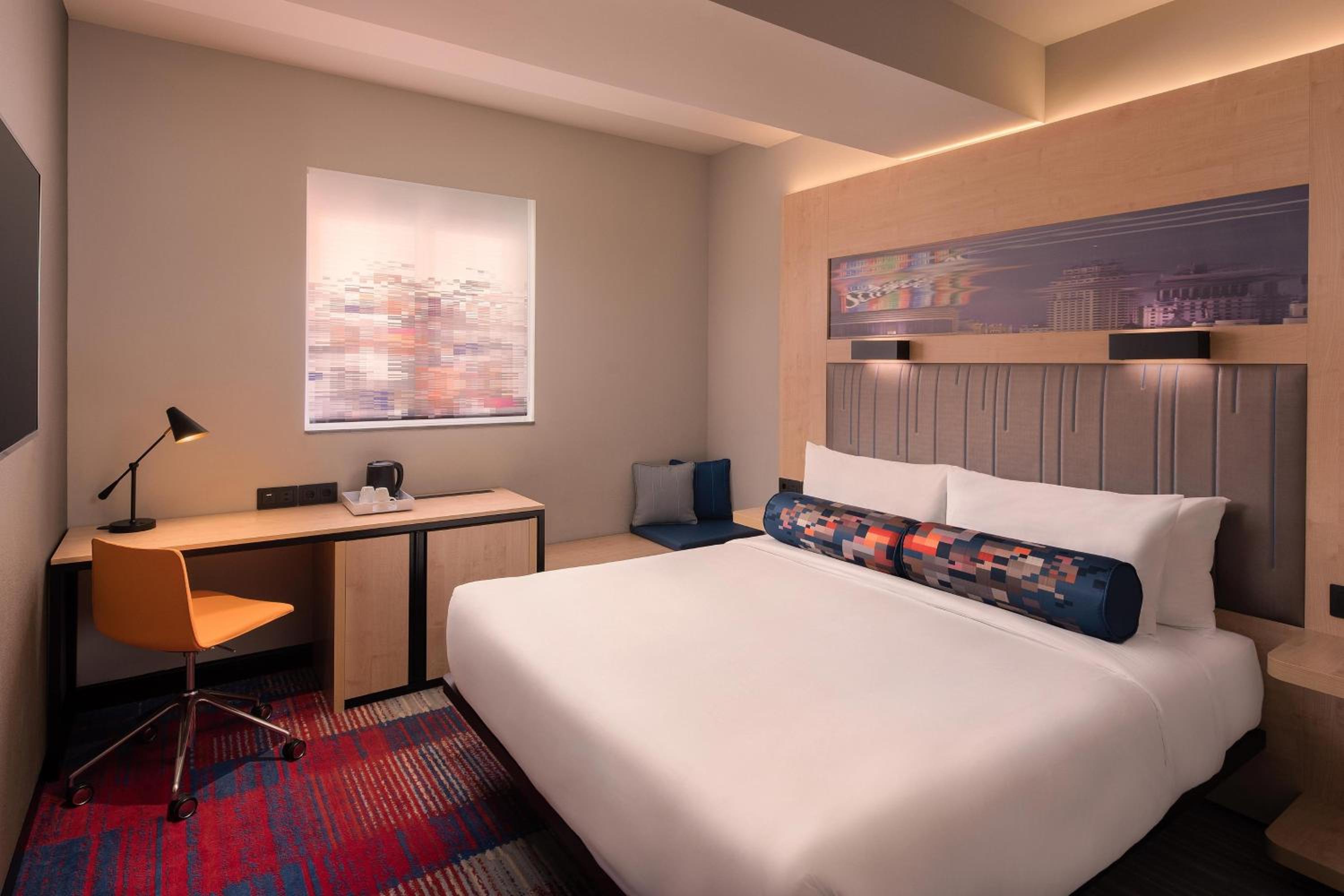 Aloft King Room