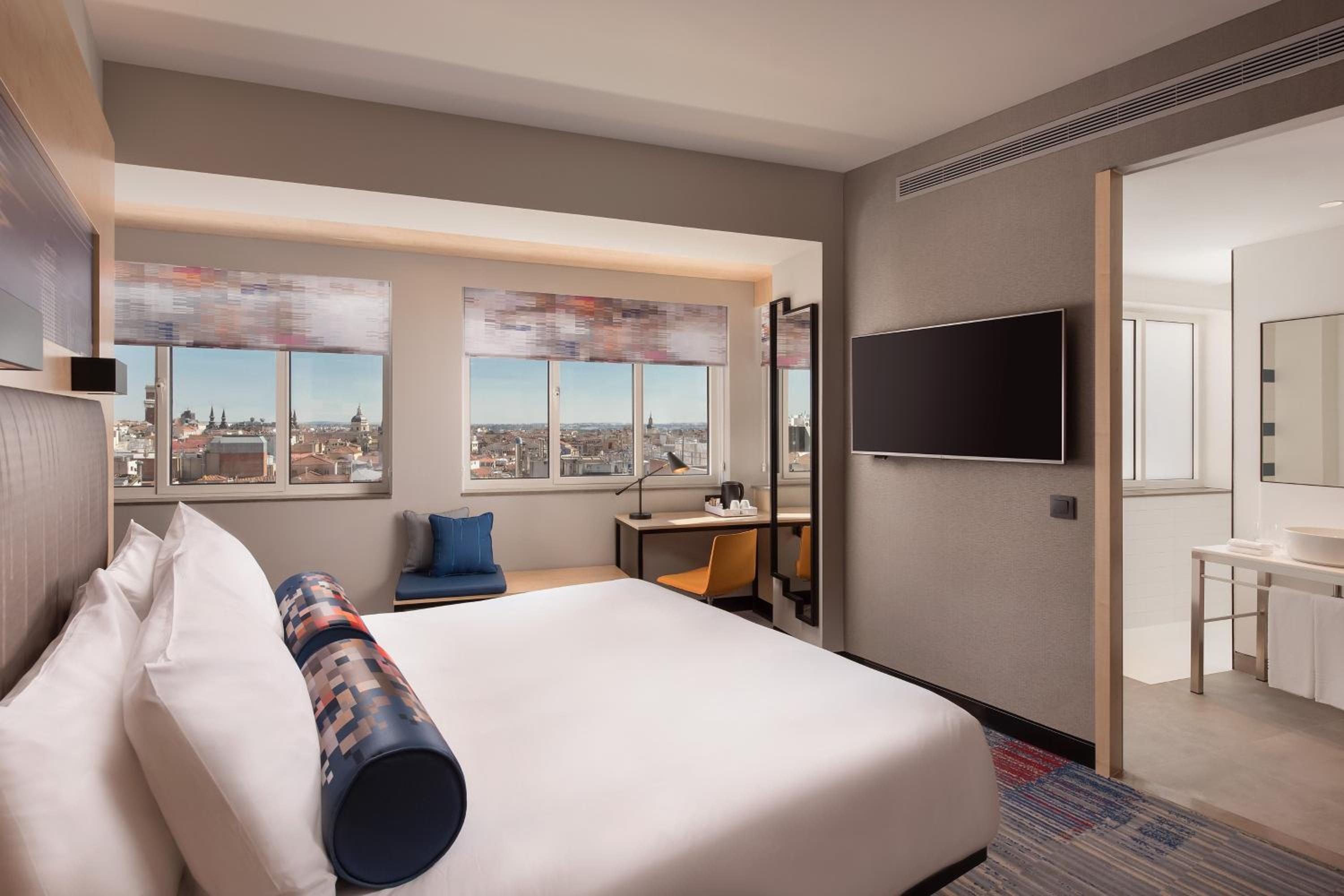 Aloft King Room