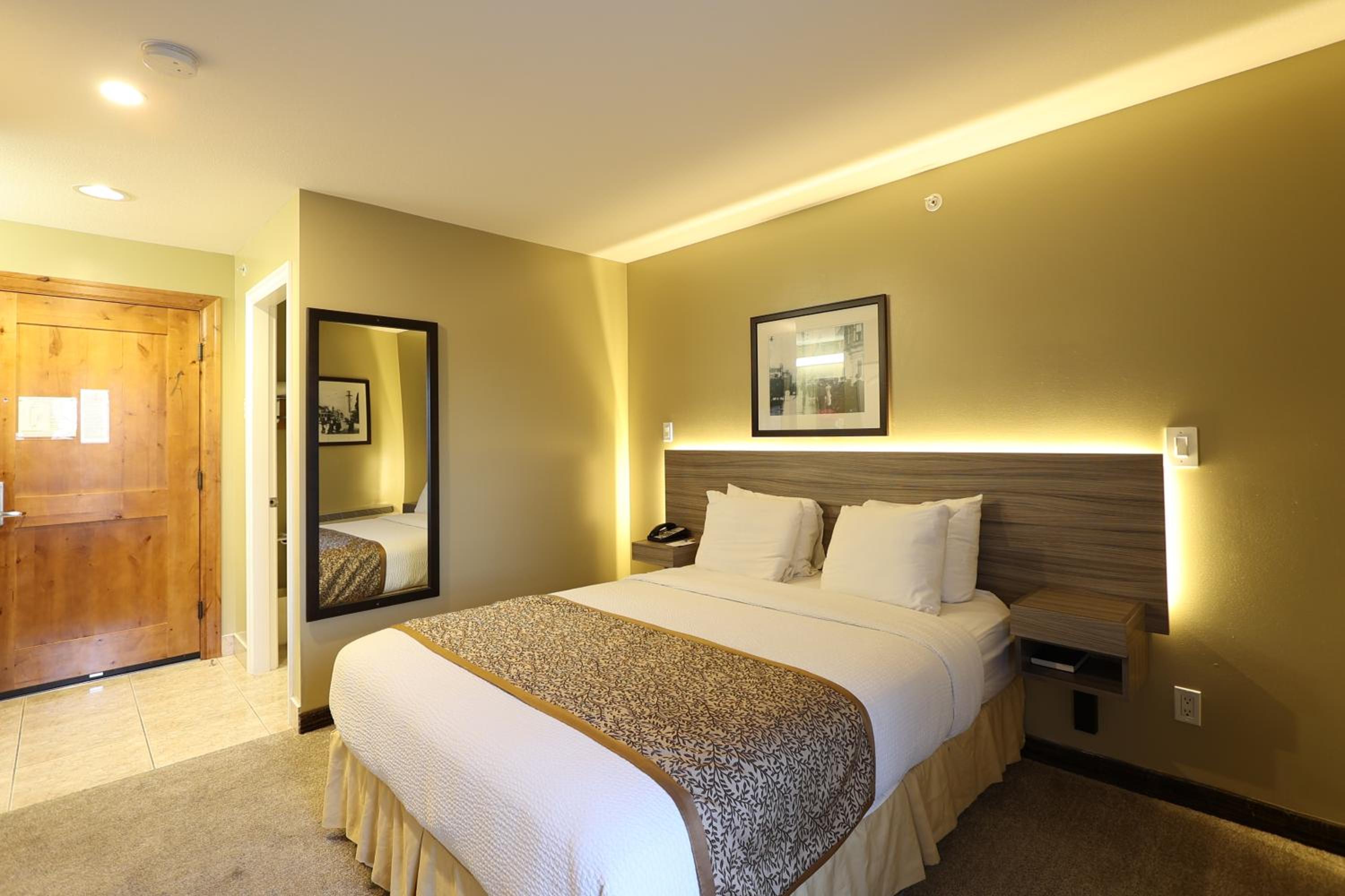 Queen Room - Disability Access - Non-Smoking