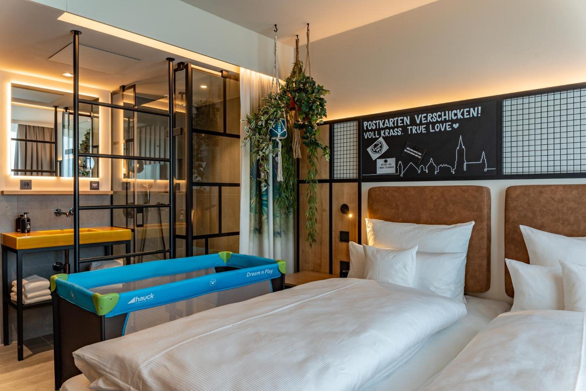 Deluxe Queen Room - Disability Access