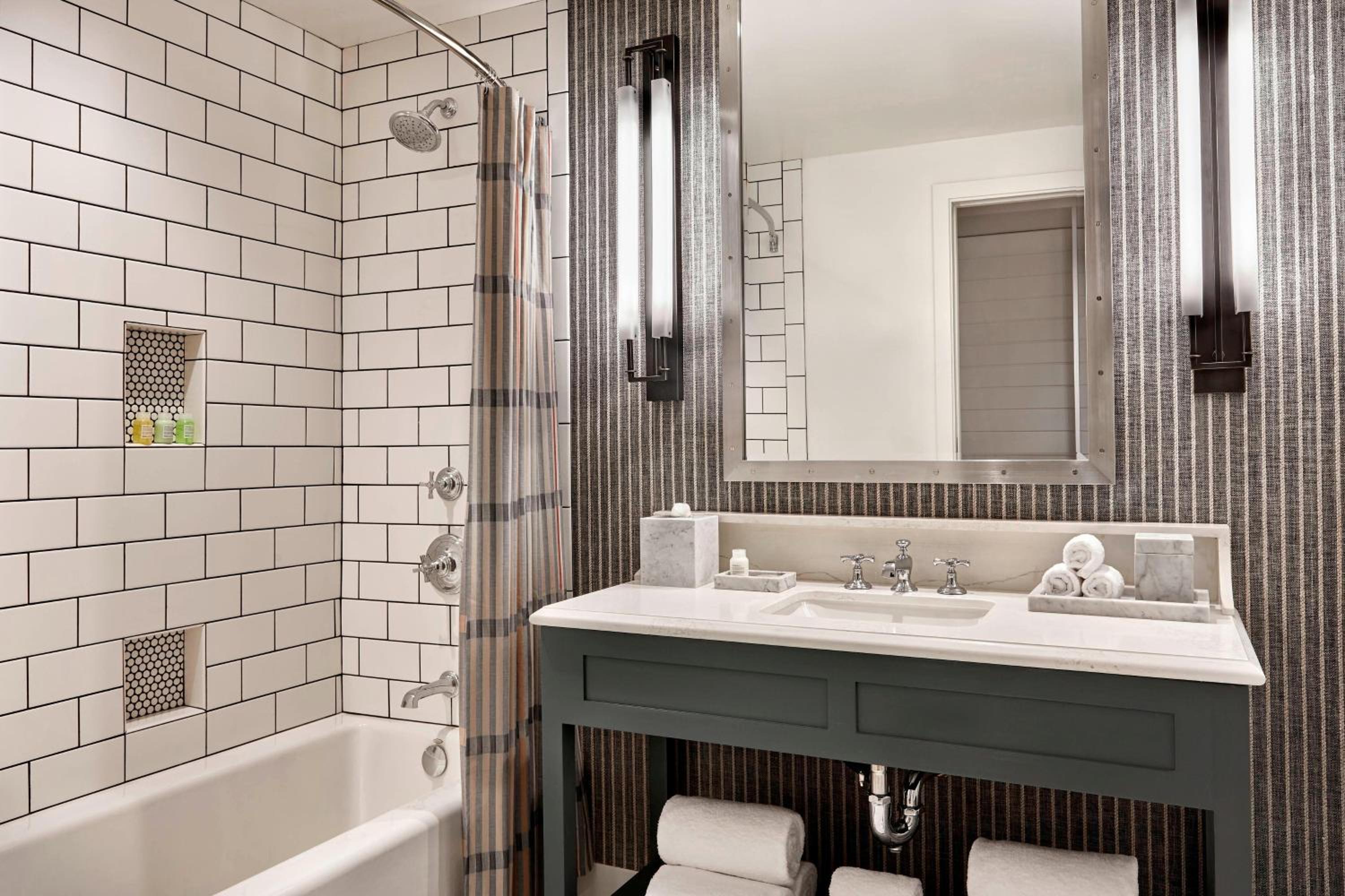 Queen Room with Two Queen Beds and Balcony