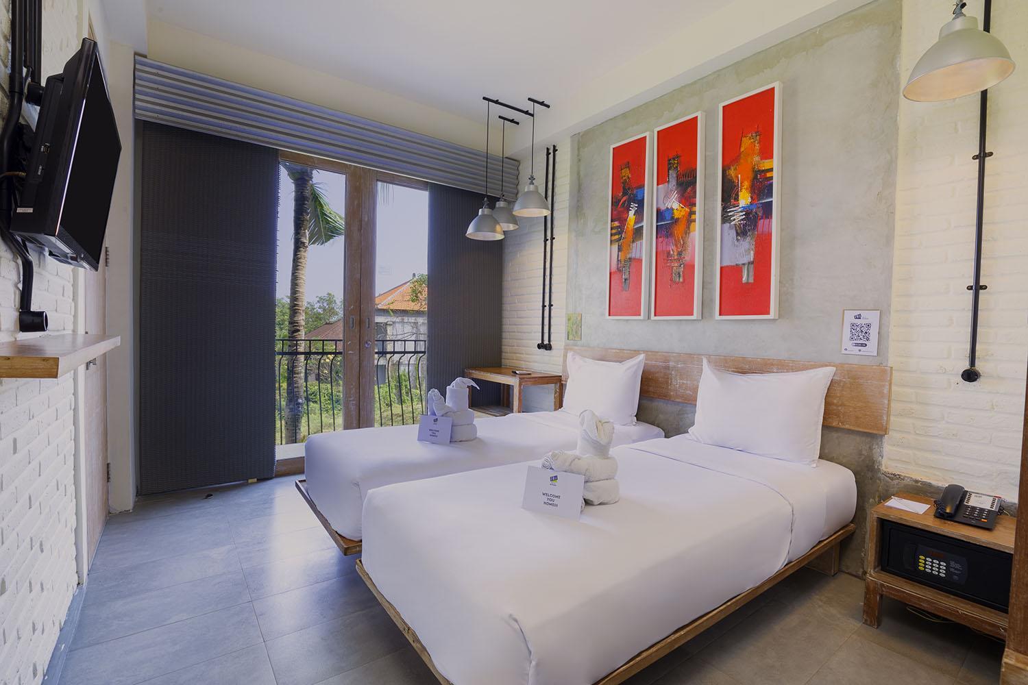 Deluxe Room Balcony with Pool View