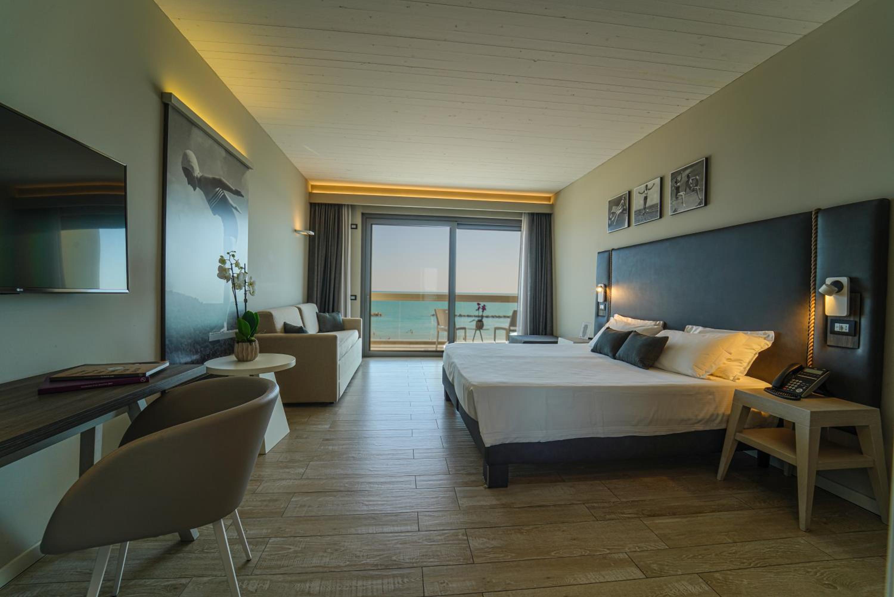 Family Room with Sea View