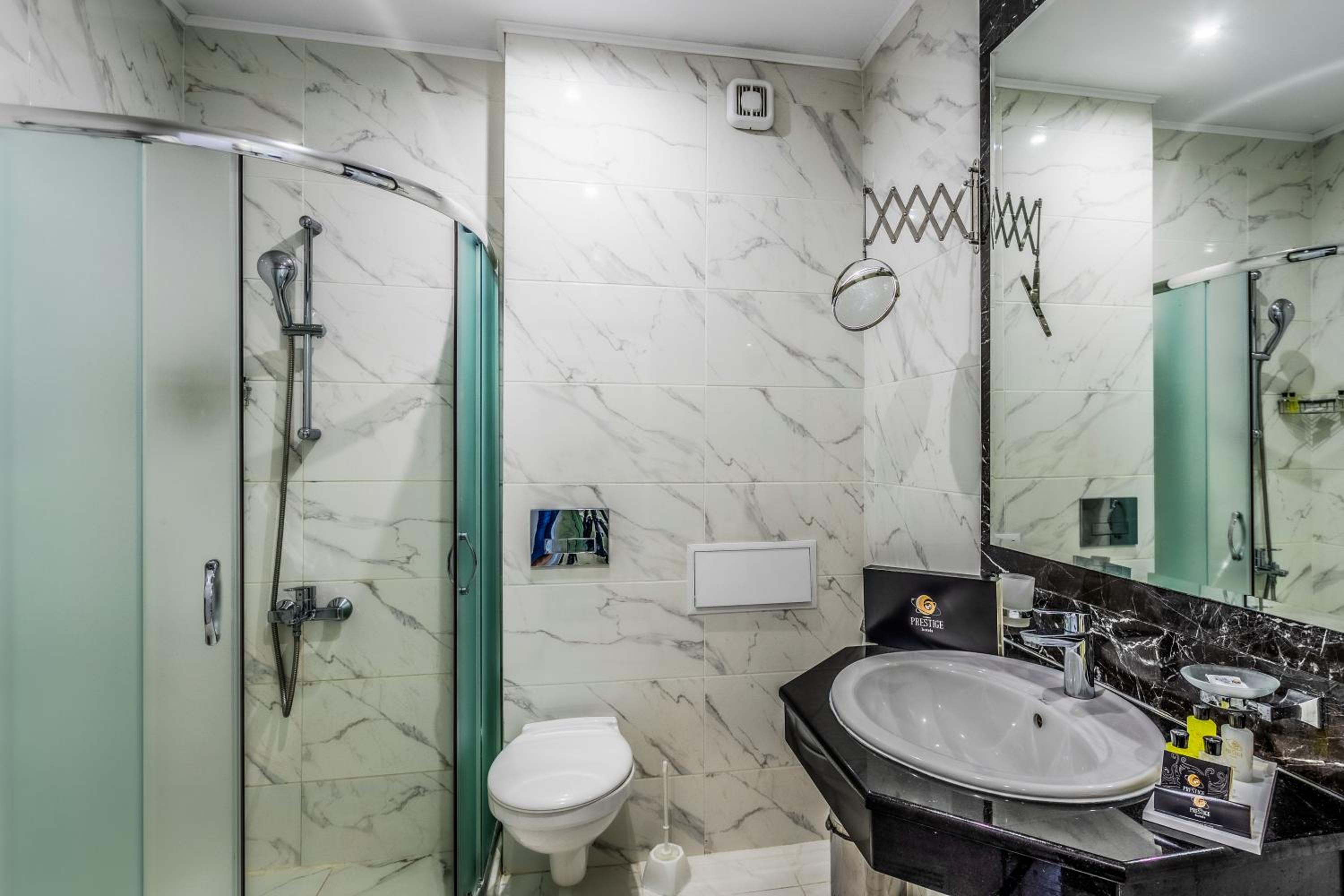 Deluxe Family Room with Balcony - Free Aquapark Access