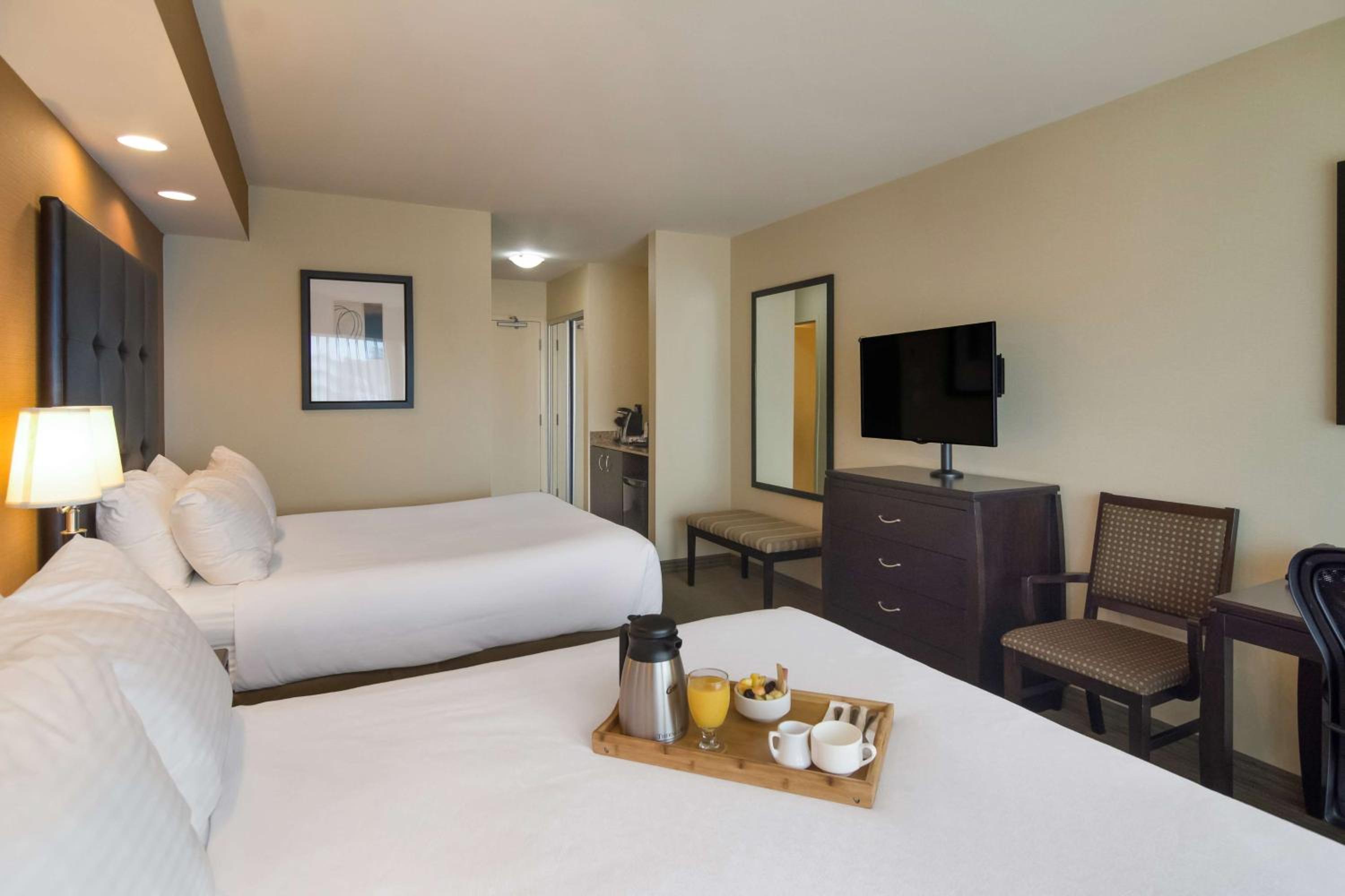 Two Queen Beds with Balcony, Walk In Shower