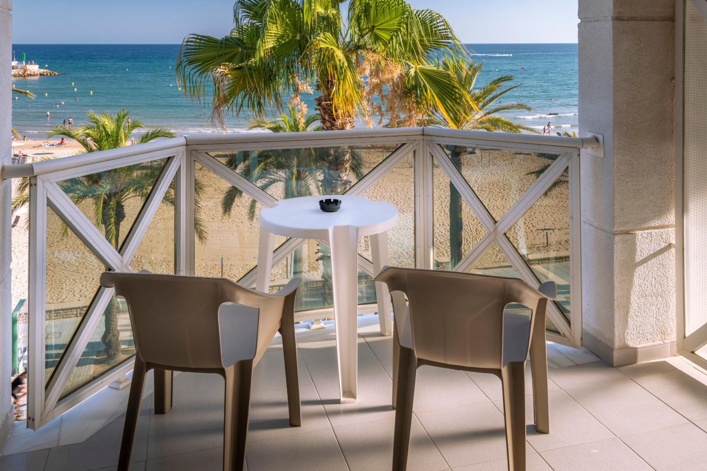 Double Room with Sea View (2 Adults)