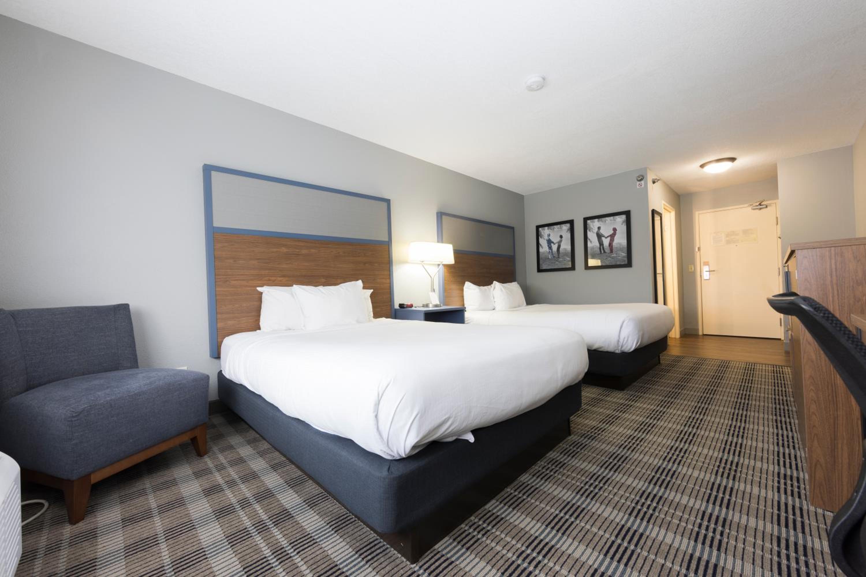 Queen Room with Two Queen Beds - Non-Smoking