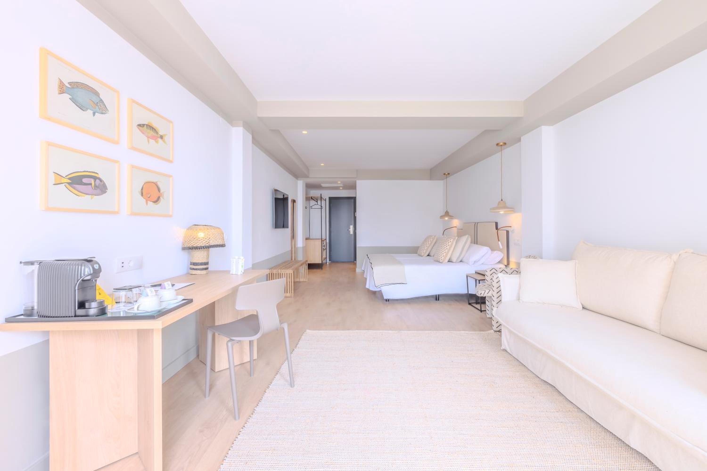 Quadruple Superior room with Sea View