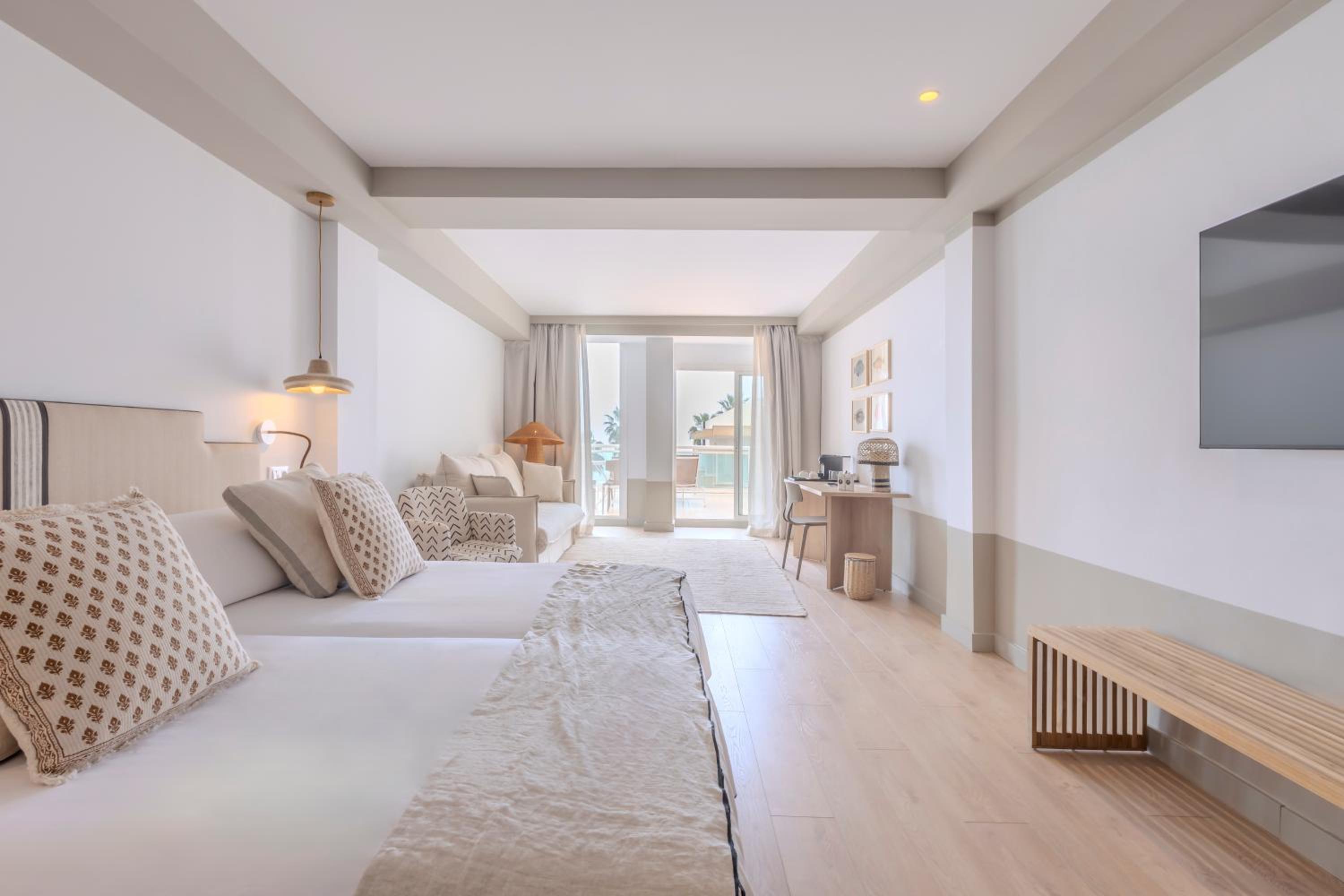 Quadruple Superior room with Sea View