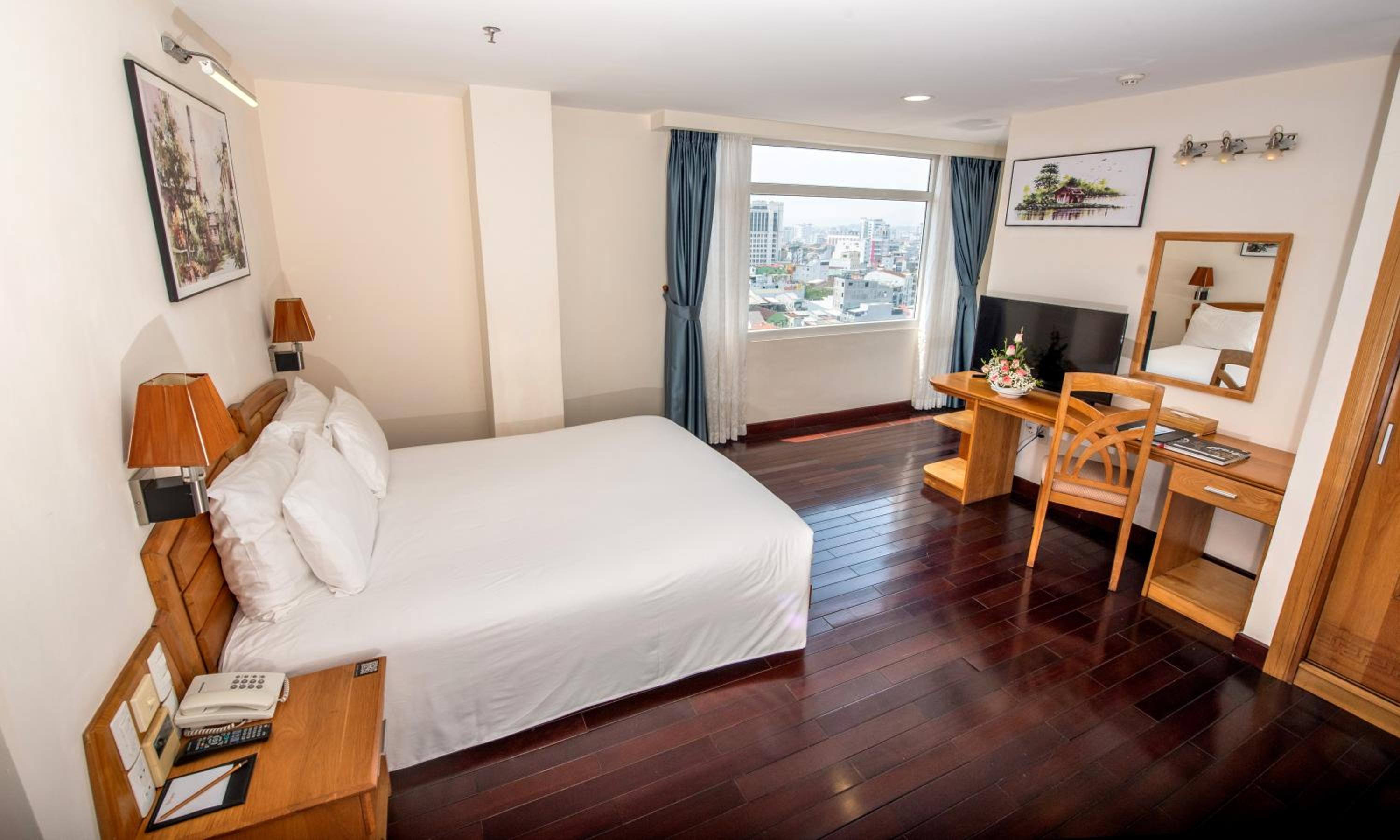 Deluxe Double or Twin Room